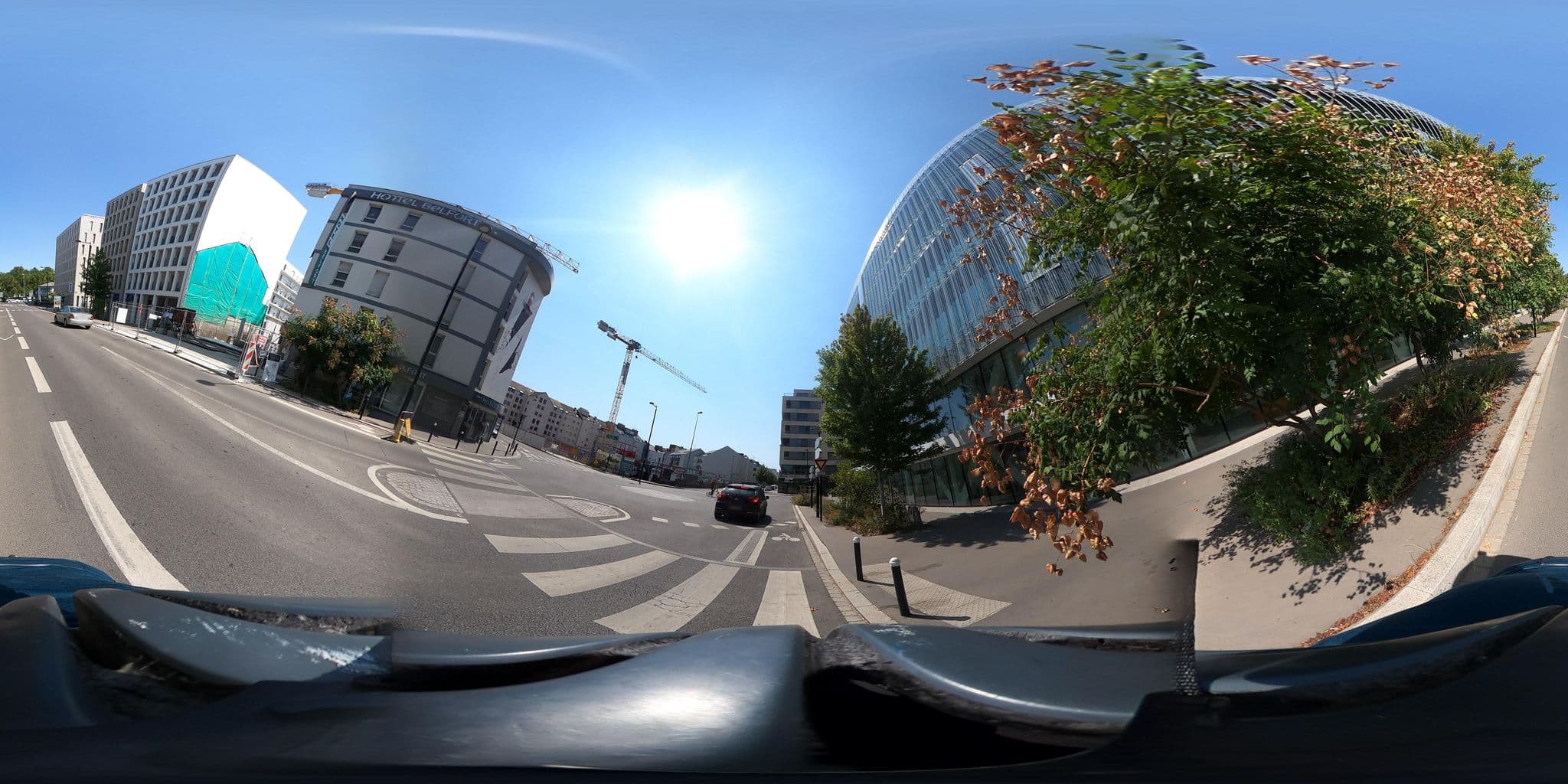 Street view near Hôtel de la Cité, Nantes — © alixun (CC BY-SA · Mapillary)