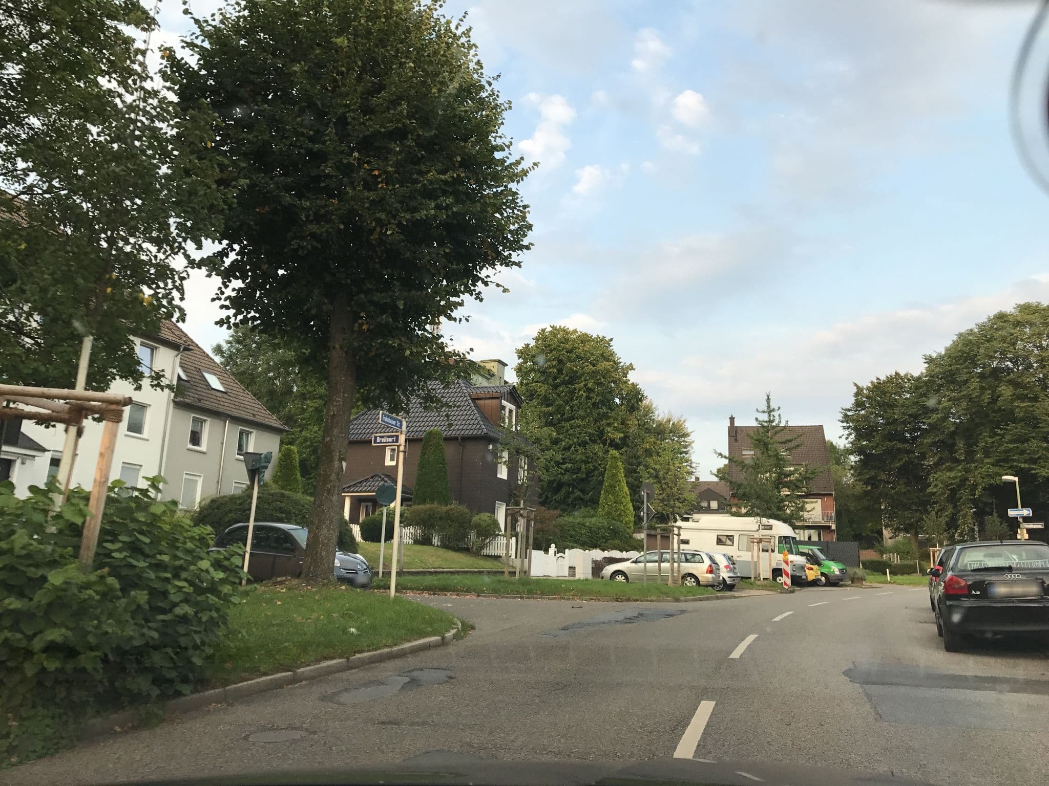 Street view near Moxy Essen, Essen — © multimaze (CC BY-SA · Mapillary)