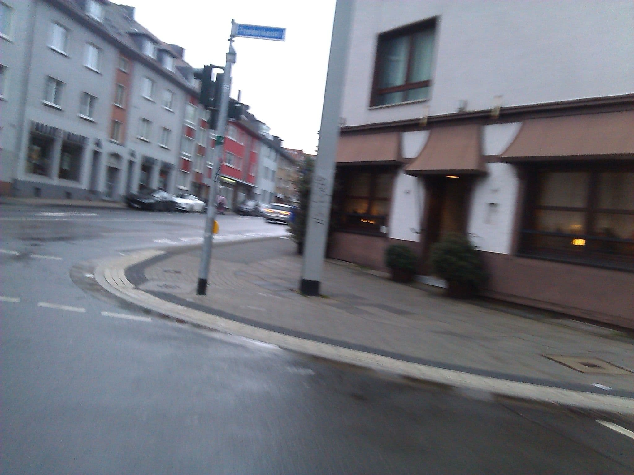 Street view near Brunnen Hotel Essen, Essen — © changchun1 (CC BY-SA · Mapillary)