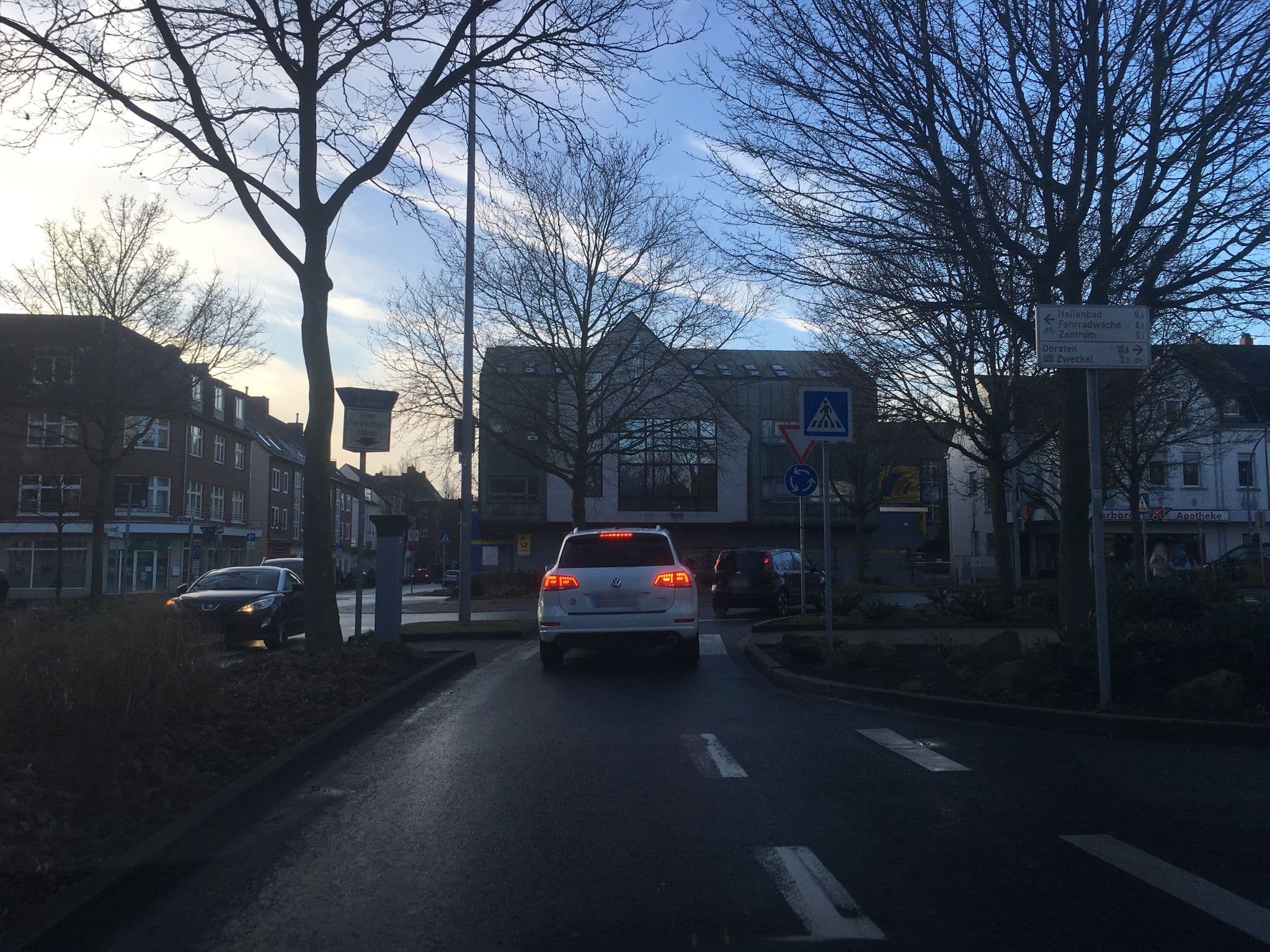 Street view near Brauereihotel Alte Post Gladbeck, Gladbeck — © wladimir (CC BY-SA · Mapillary)