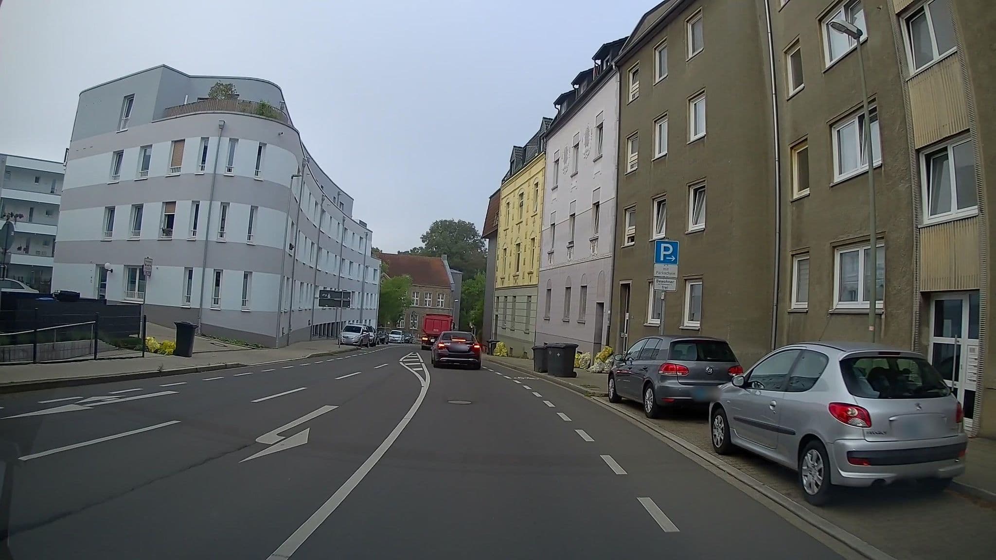 Street view near Ruhr Inn GmbH, Hattingen — © bravewaffle (CC BY-SA · Mapillary)