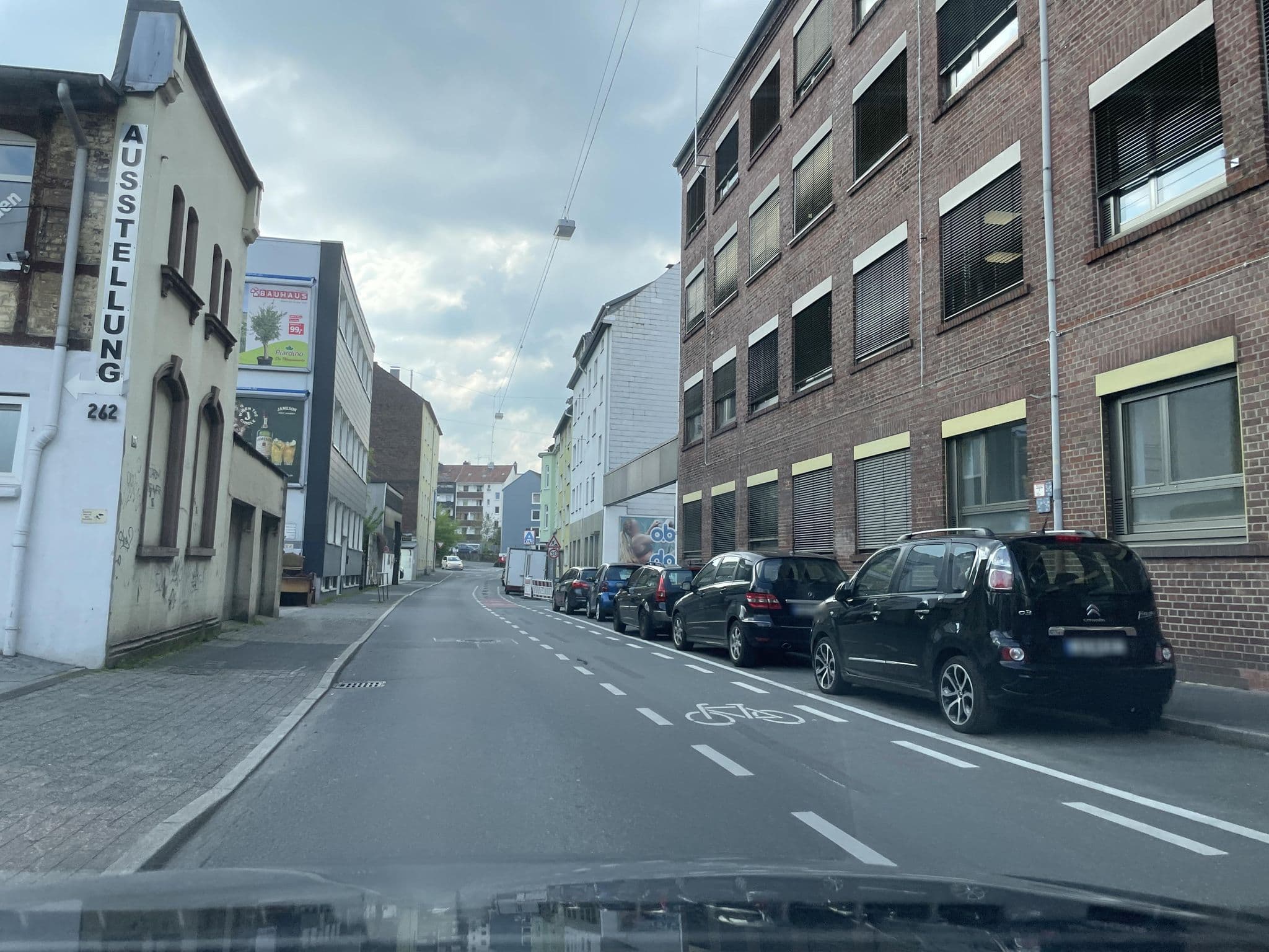 Street view near Zimmerfrei Wuppertal Andreas und Stefan Müller, Schwelm — © endradon (CC BY-SA · Mapillary)