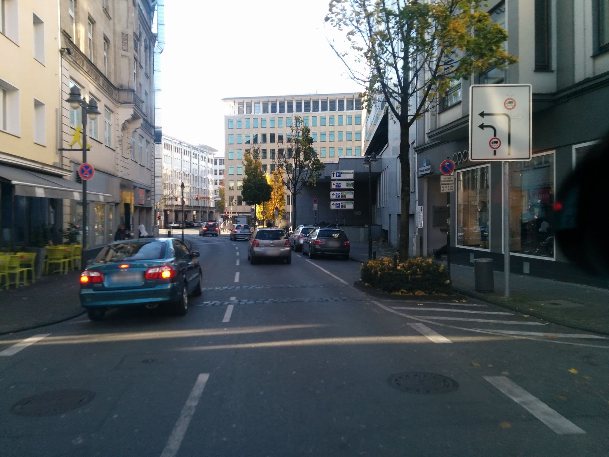 Street view near Sharaf-Hotel, Wuppertal — © mac_do (CC BY-SA · Mapillary)