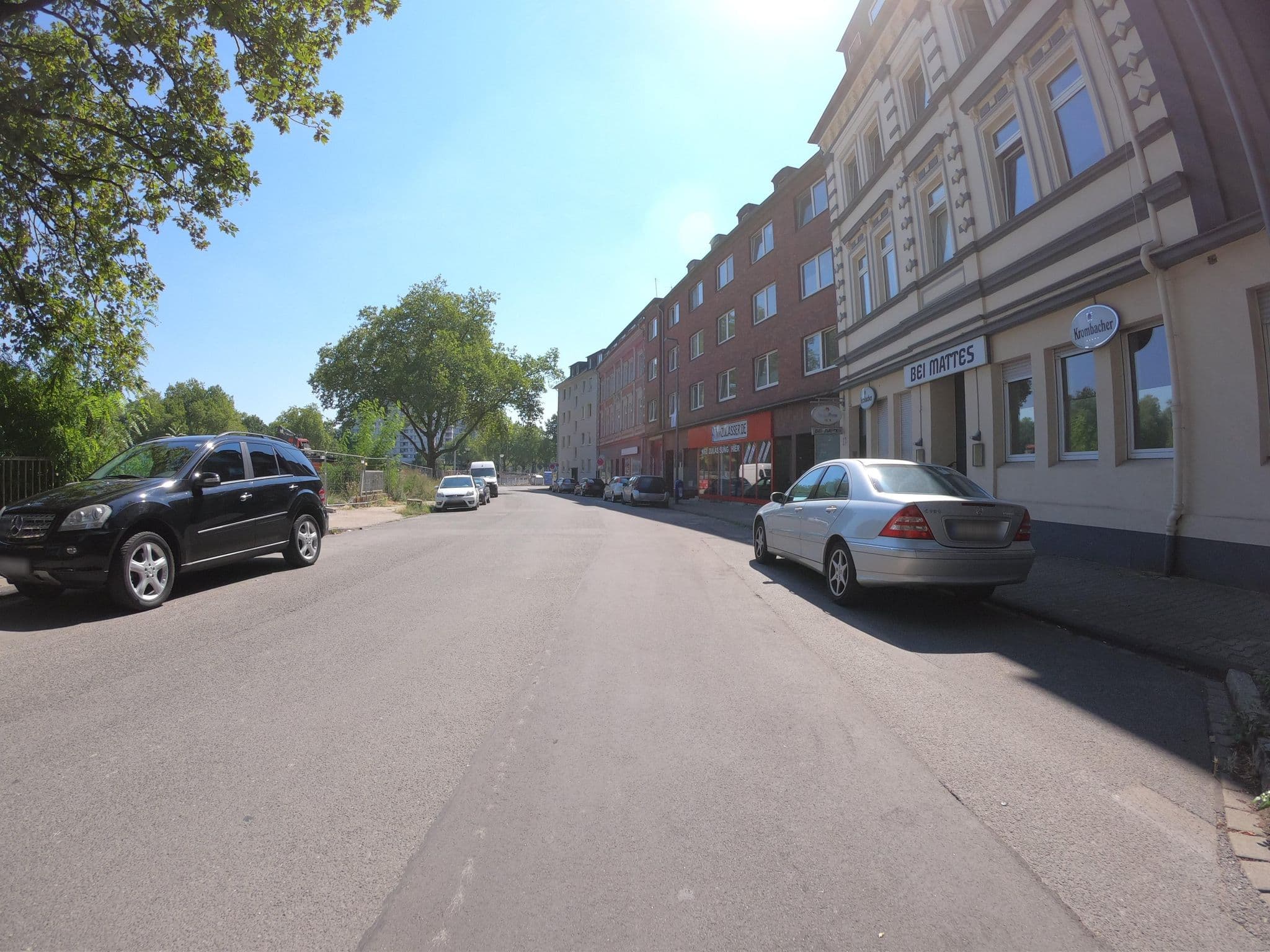 Street view near Trinkhalle H.- J. Hundertmarkt, Gelsenkirchen — © geogladbecker (CC BY-SA · Mapillary)