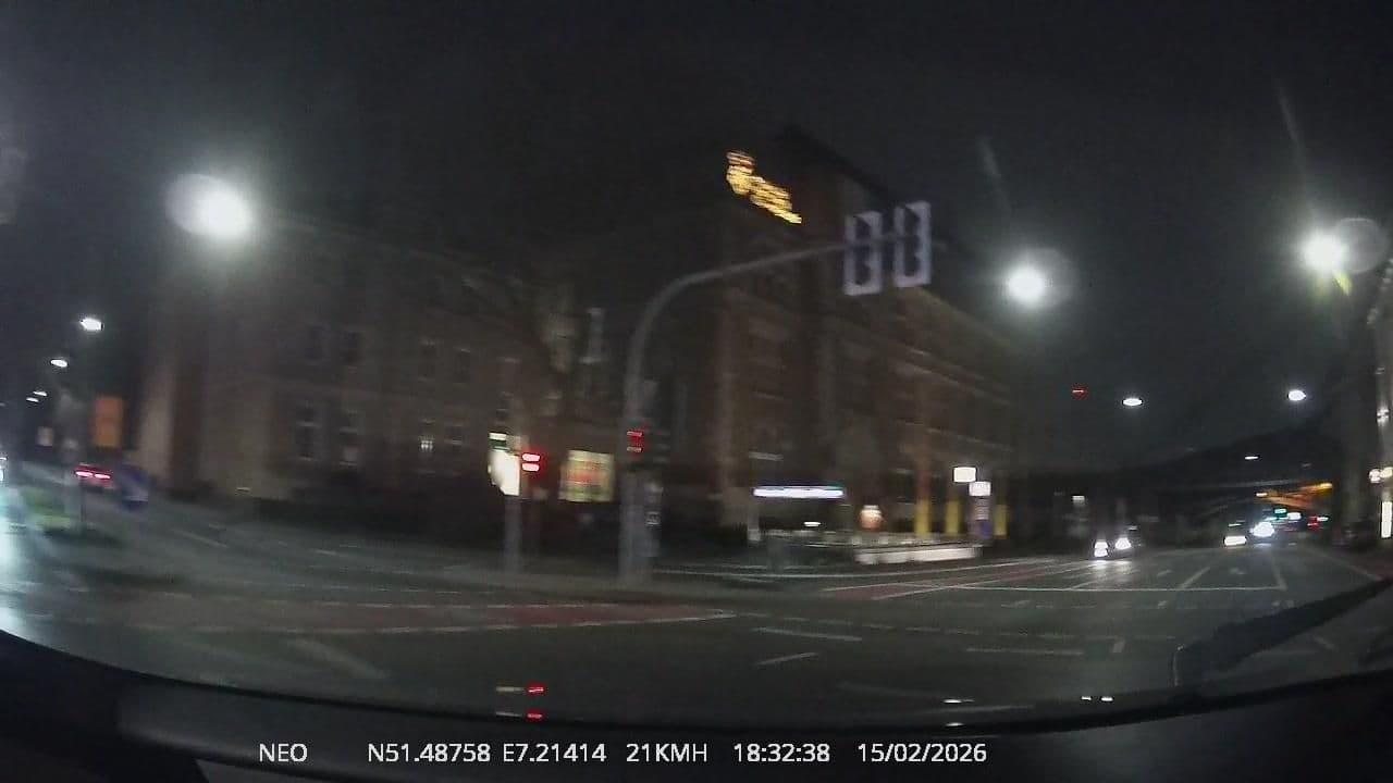 Street view near Hotel Aleppo, Bochum — © TechniPorter (CC BY-SA · Mapillary)