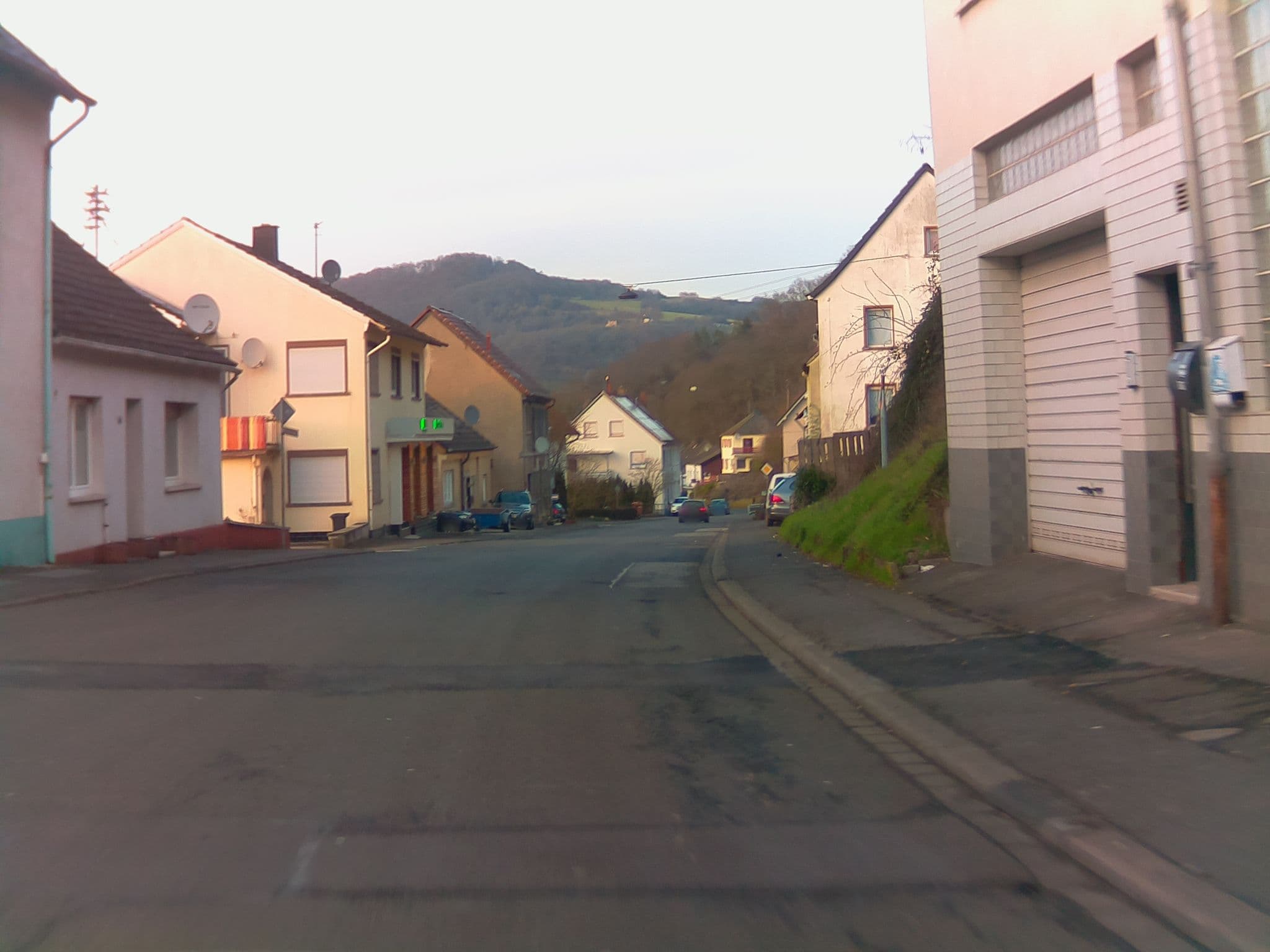 Street view near Hosser's Hotel Restaurant, Idar-Oberstein — © ramap (CC BY-SA · Mapillary)