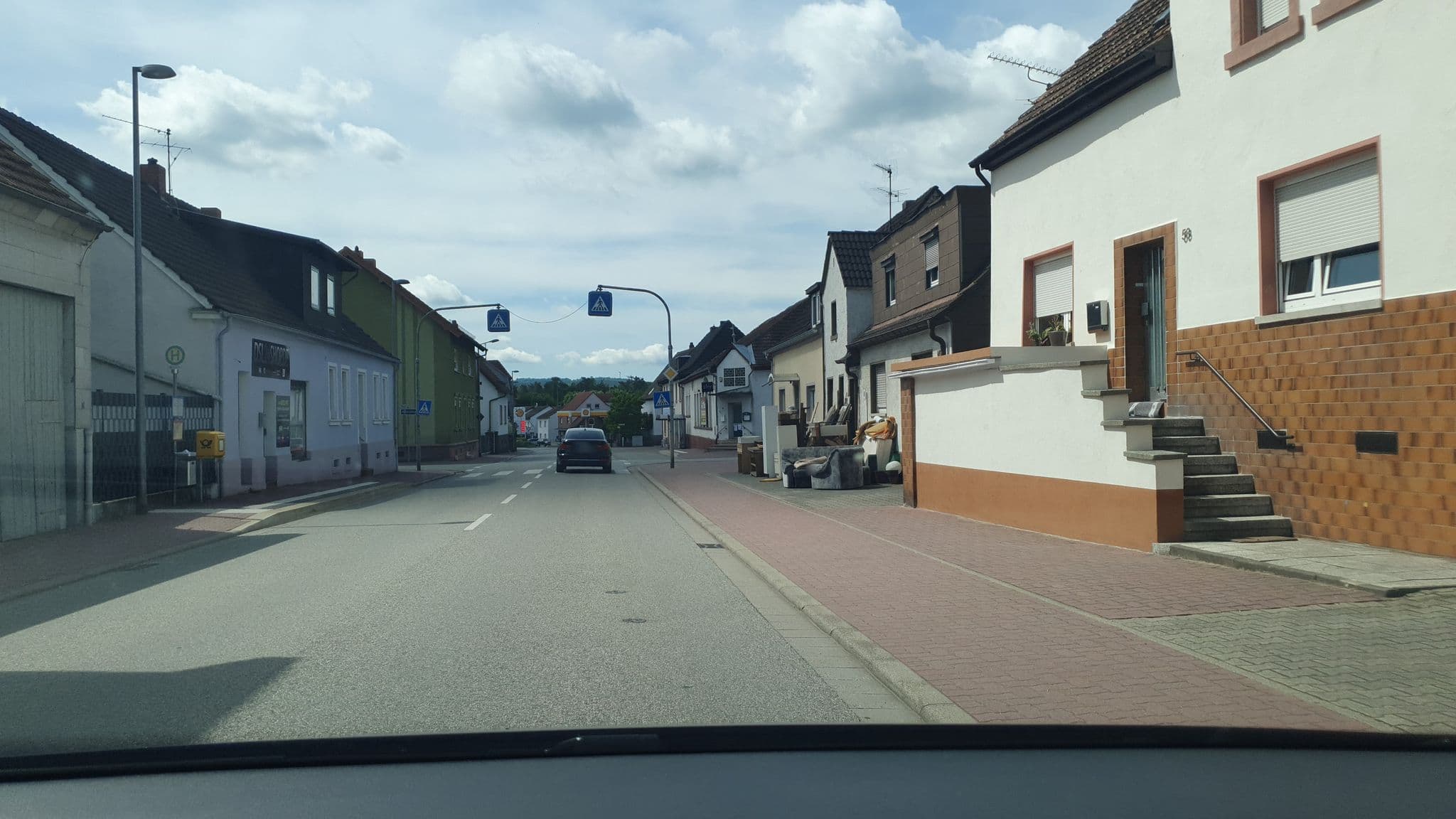 Street view near Handy Express Klinik Handyshop, Ramstein-Miesenbach — © b166er (CC BY-SA · Mapillary)