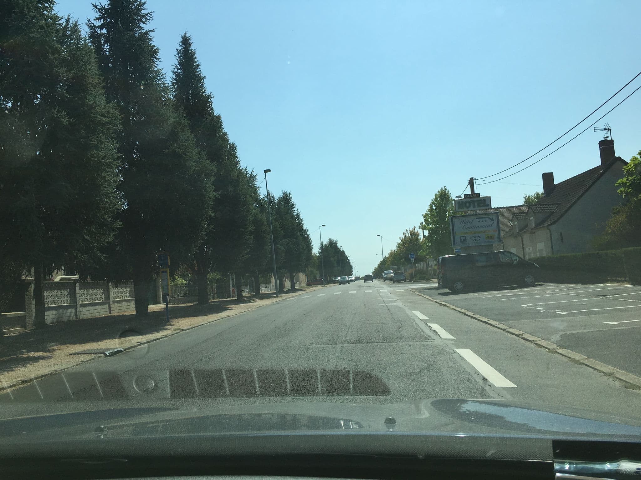 Street view near Hôtel Continental, Vierzon — © df45 (CC BY-SA · Mapillary)
