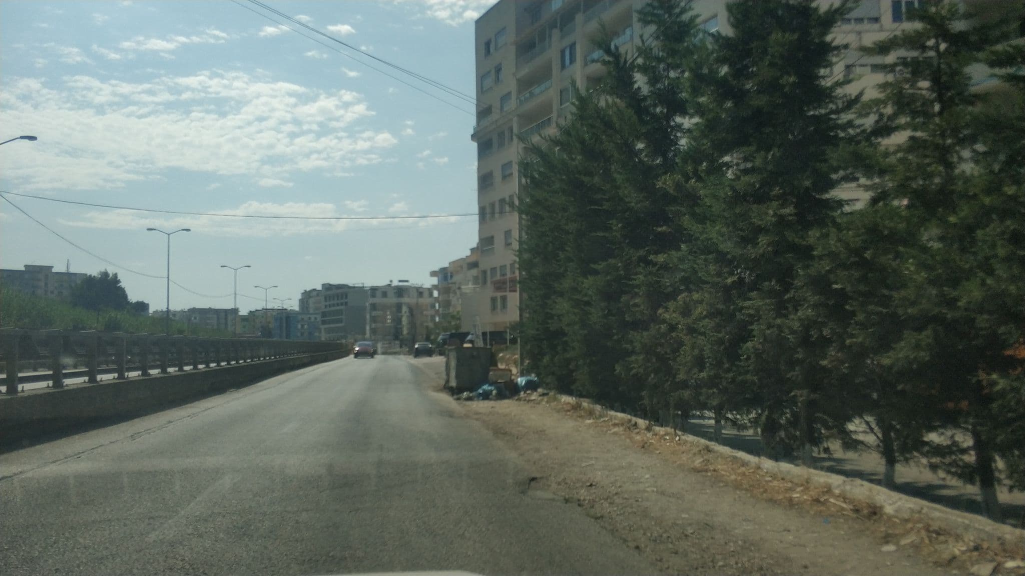 Street view near Leonardo, Rrashbull — © freddouhelk (CC BY-SA · Mapillary)