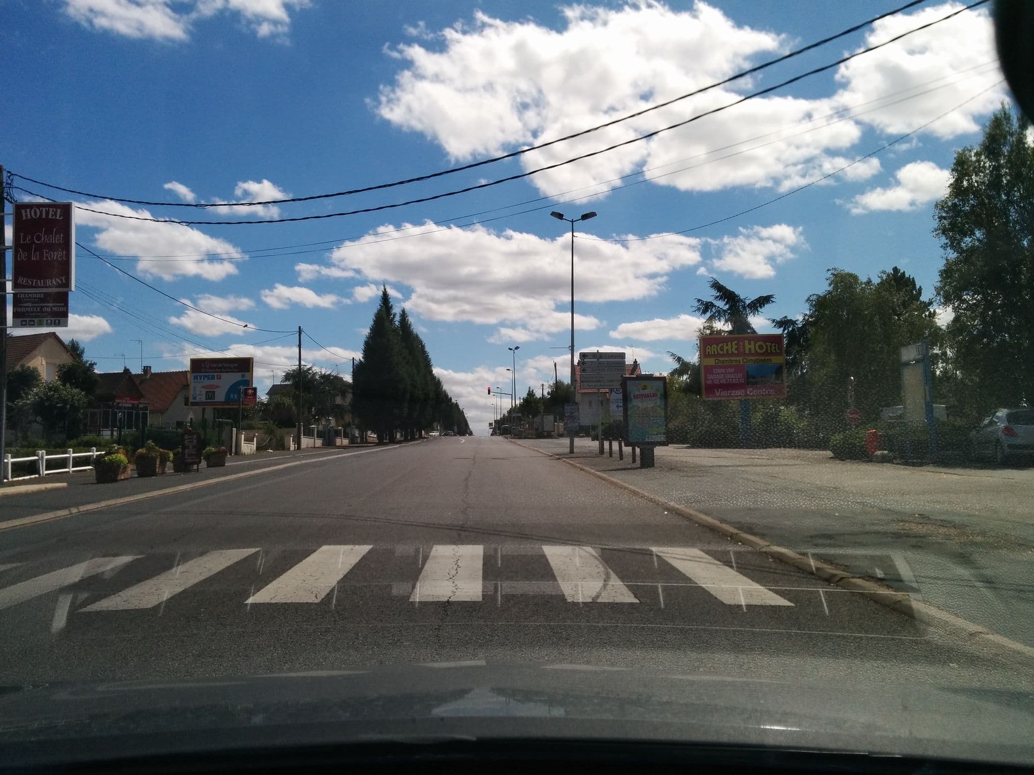Street view near Le Chalet de la Forêt, Vierzon — © moktarama (CC BY-SA · Mapillary)