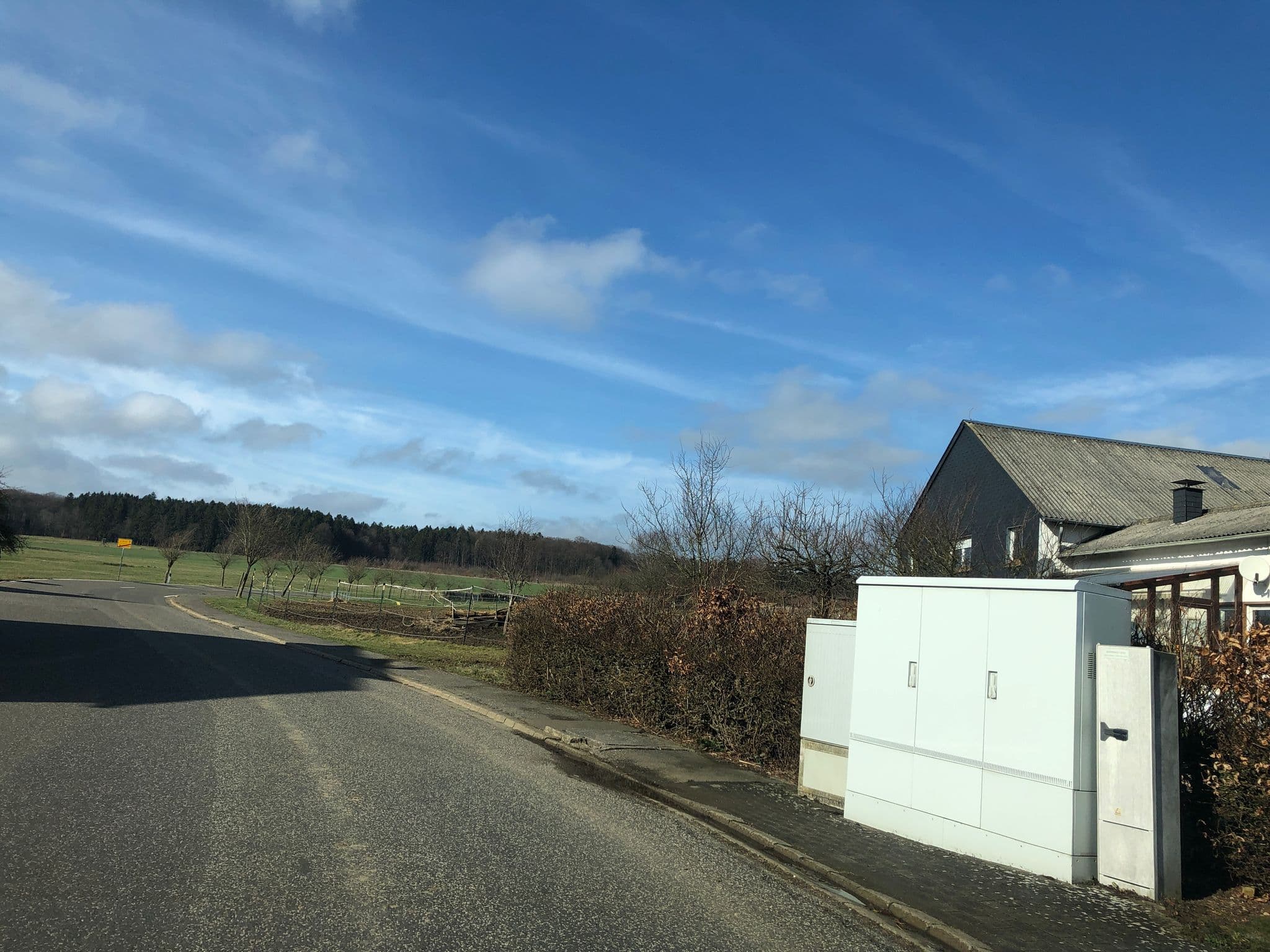 Street view near Hotel Wahlenau / Haus Angelika, Büchenbeuren — © knistertoni (CC BY-SA · Mapillary)