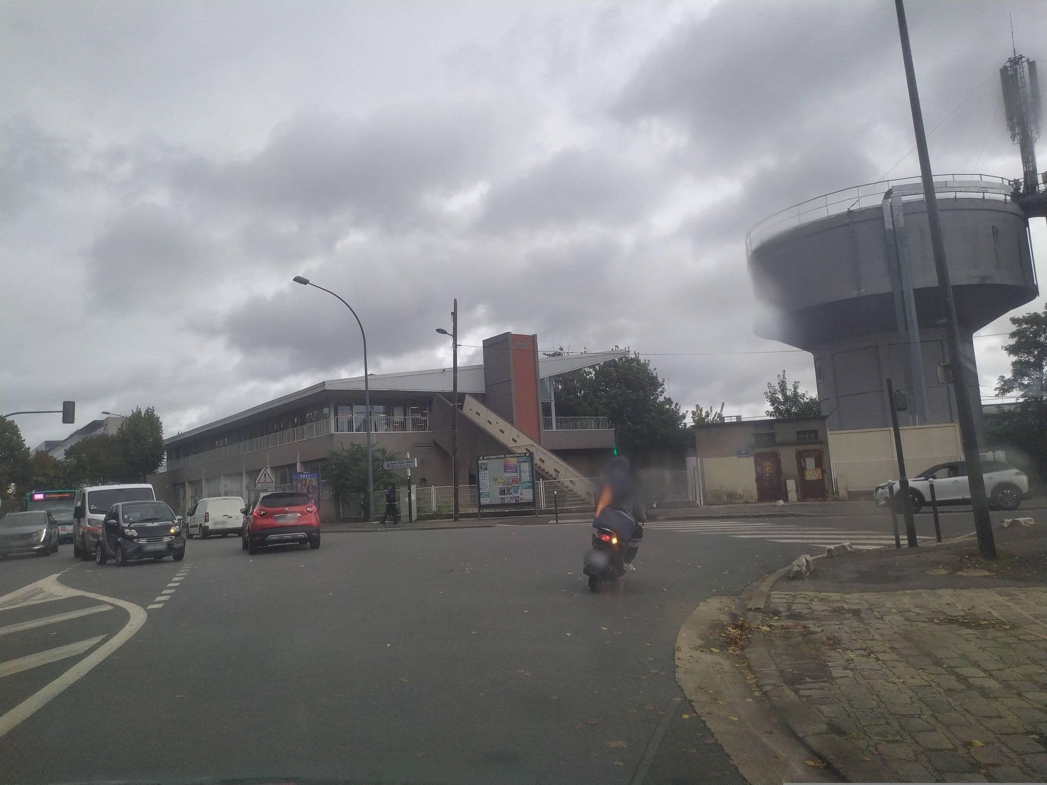 Street view near Le Grand Café, Châtillon — © pierrebe (CC BY-SA · Mapillary)