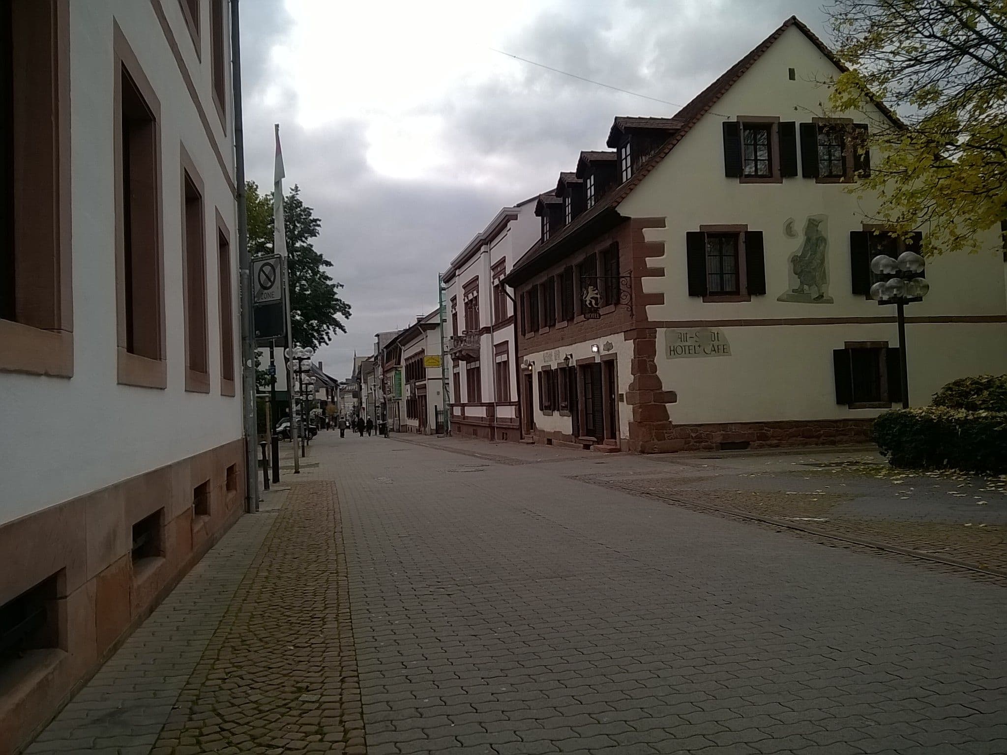 Street view near Altstadthotel, Kaiserslautern — © changchun1 (CC BY-SA · Mapillary)