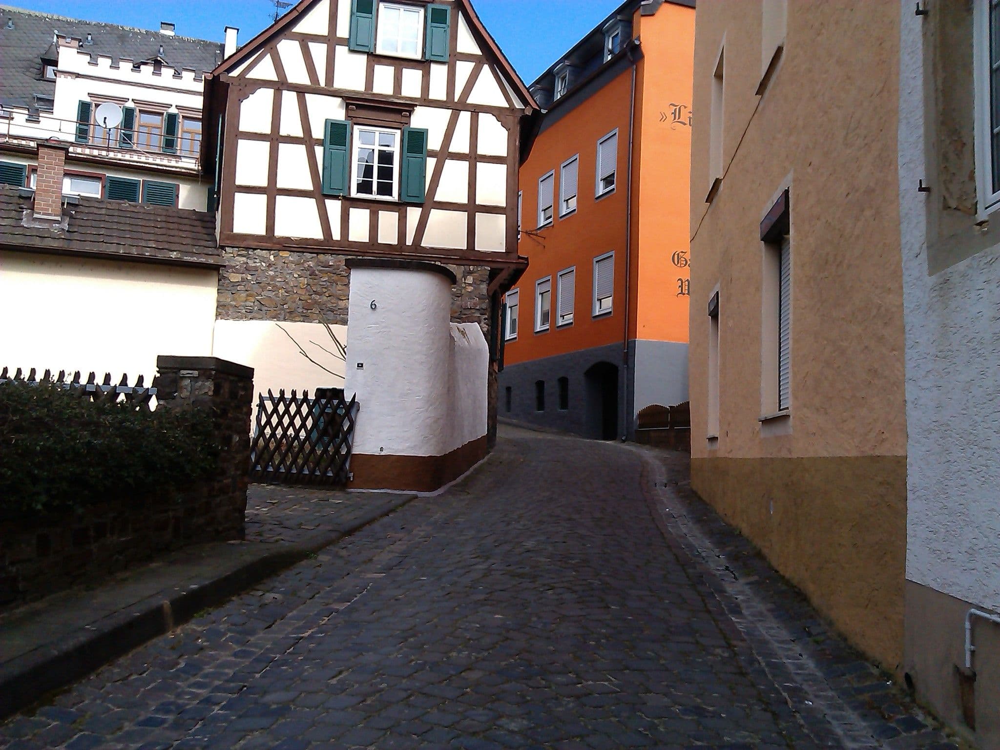 Street view near Ferienwohnung zum Malerwinkel, Rüdesheim am Rhein — © changchun1 (CC BY-SA · Mapillary)