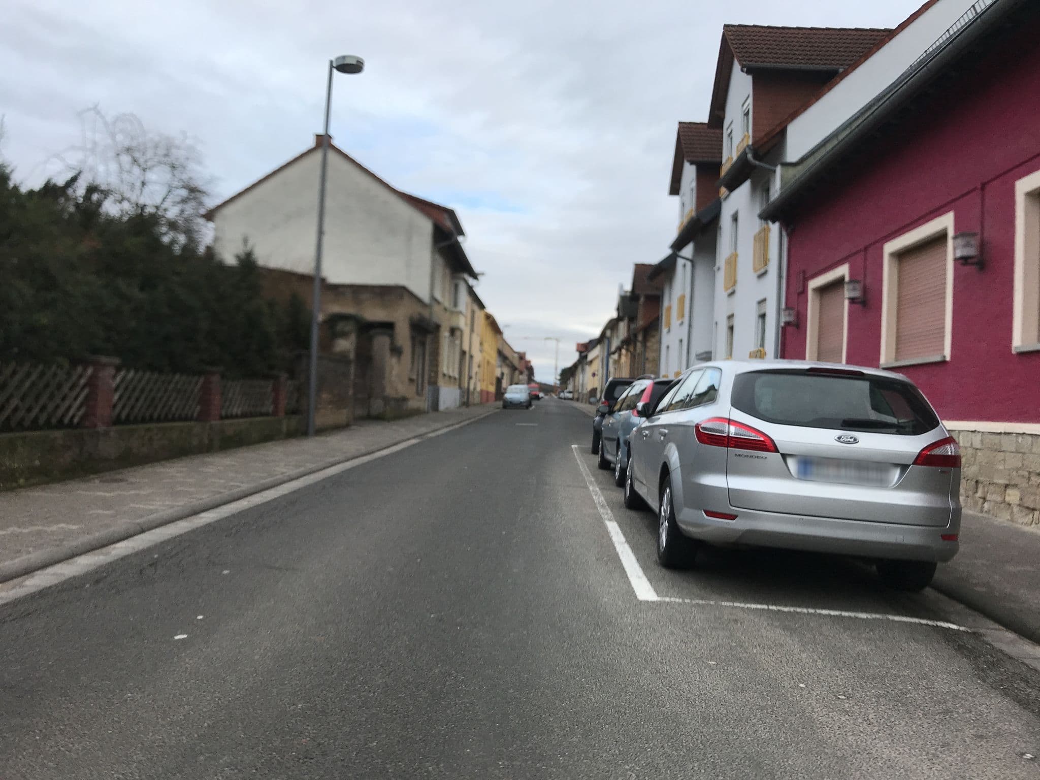 Street view near Burgunder-Hof, Ingelheim am Rhein — © miguel_andrade (CC BY-SA · Mapillary)