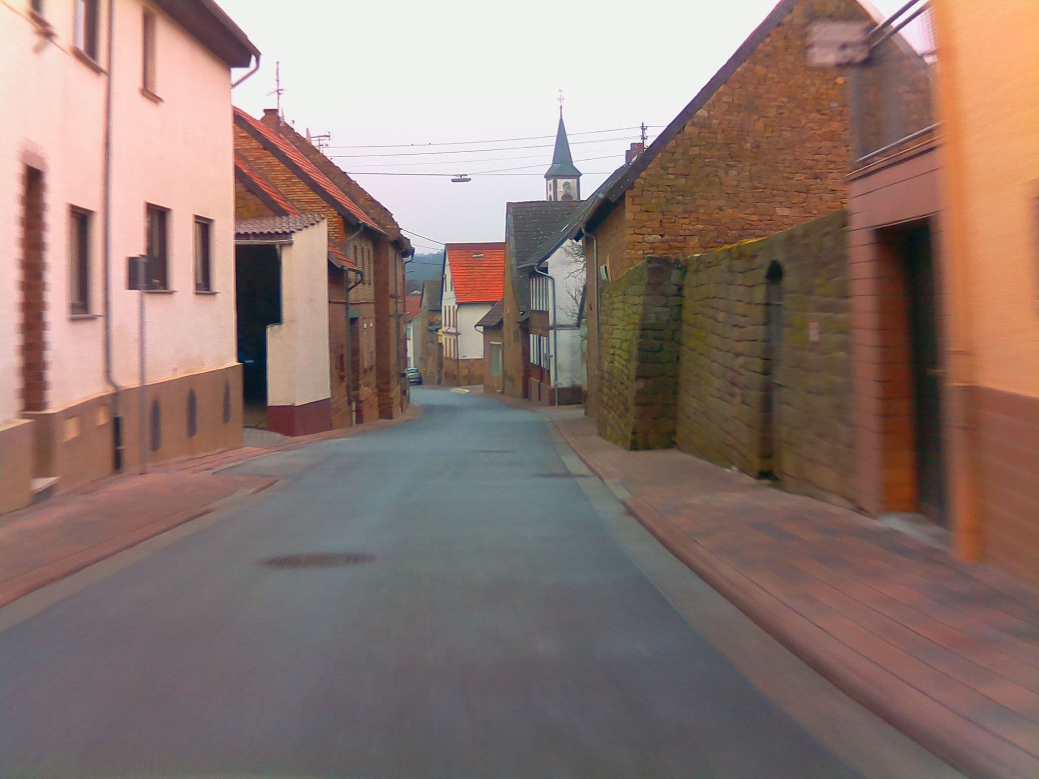 Street view near Ferienwohnung Schilling, Kriegsfeld — © ramap (CC BY-SA · Mapillary)