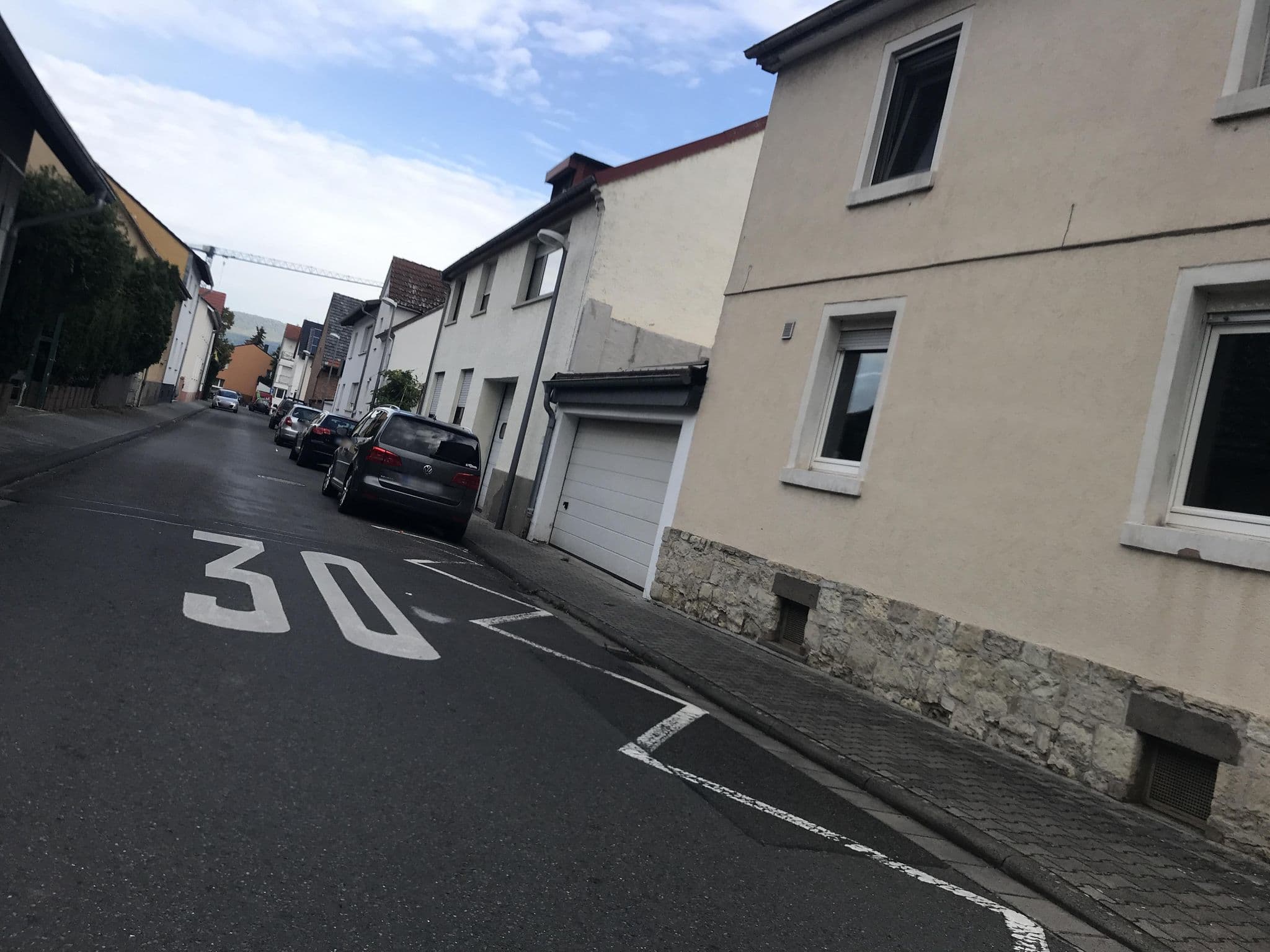 Street view near Alt Rheinhessen Gästehaus, Ingelheim am Rhein — © miguel_andrade (CC BY-SA · Mapillary)