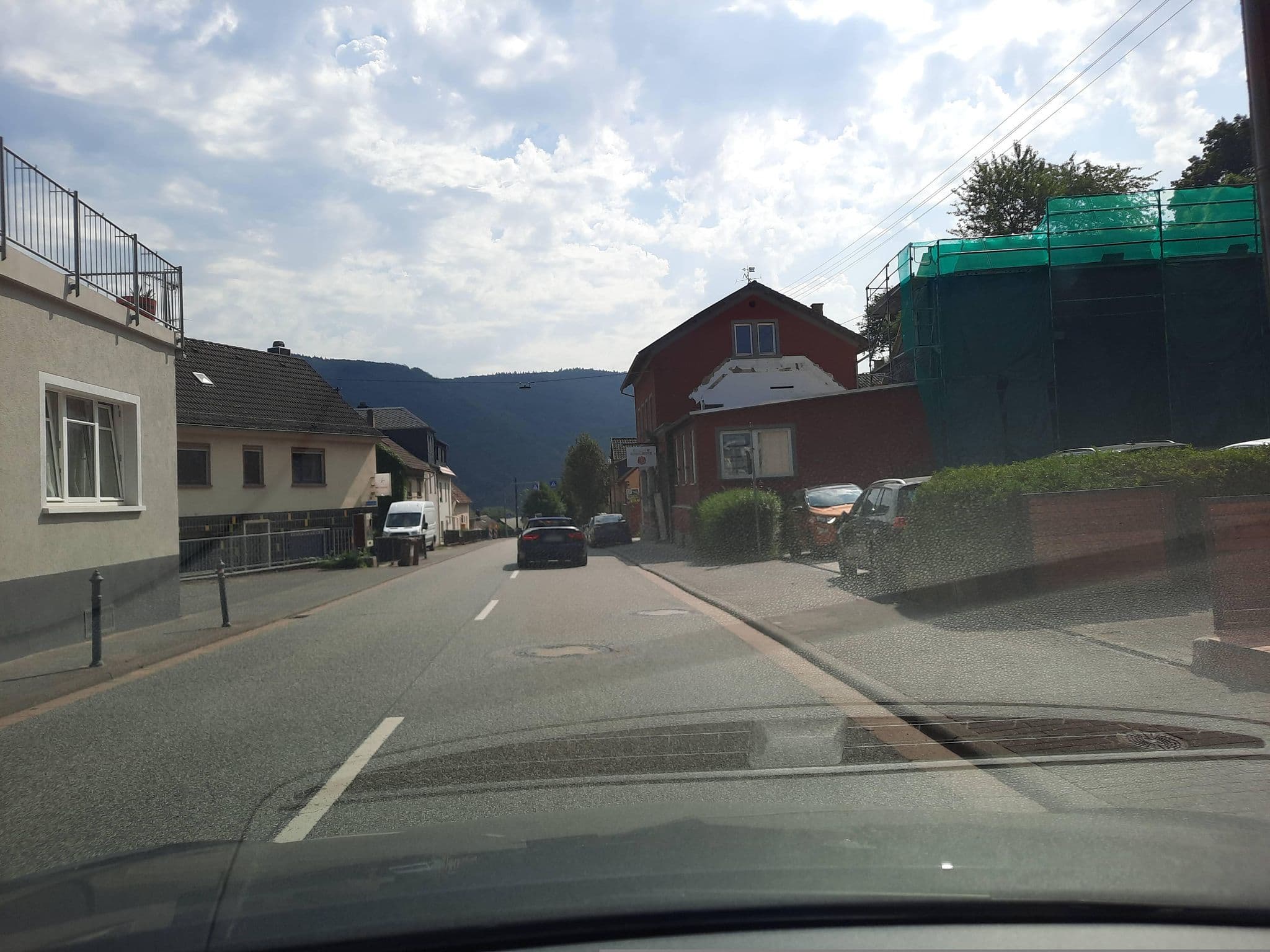Street view near Landgasthaus Rosenhof, Trechtingshausen — © Lowiekse (CC BY-SA · Mapillary)