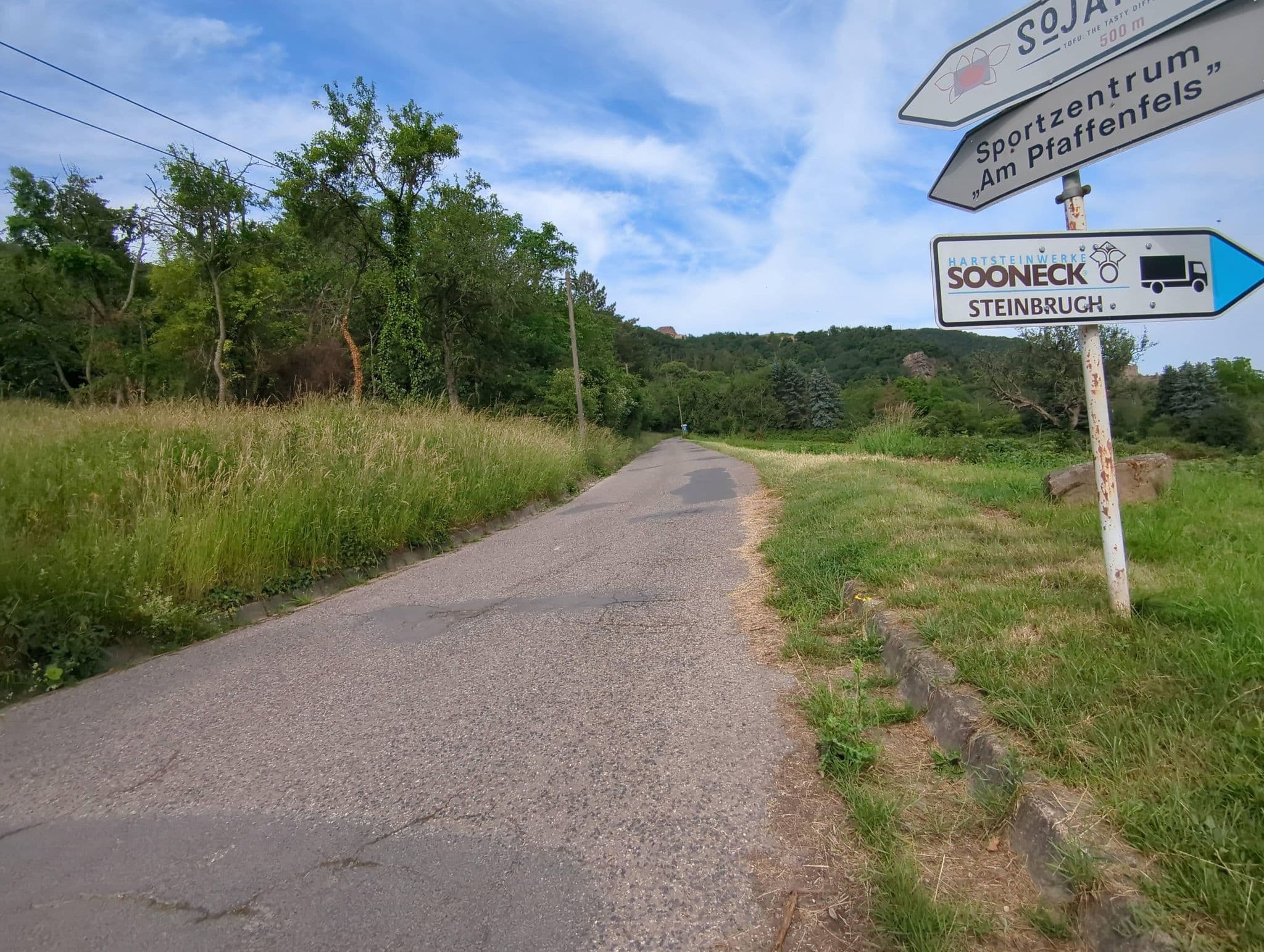 Street view near Suleika Camping, Trechtingshausen — © miguel_andrade (CC BY-SA · Mapillary)