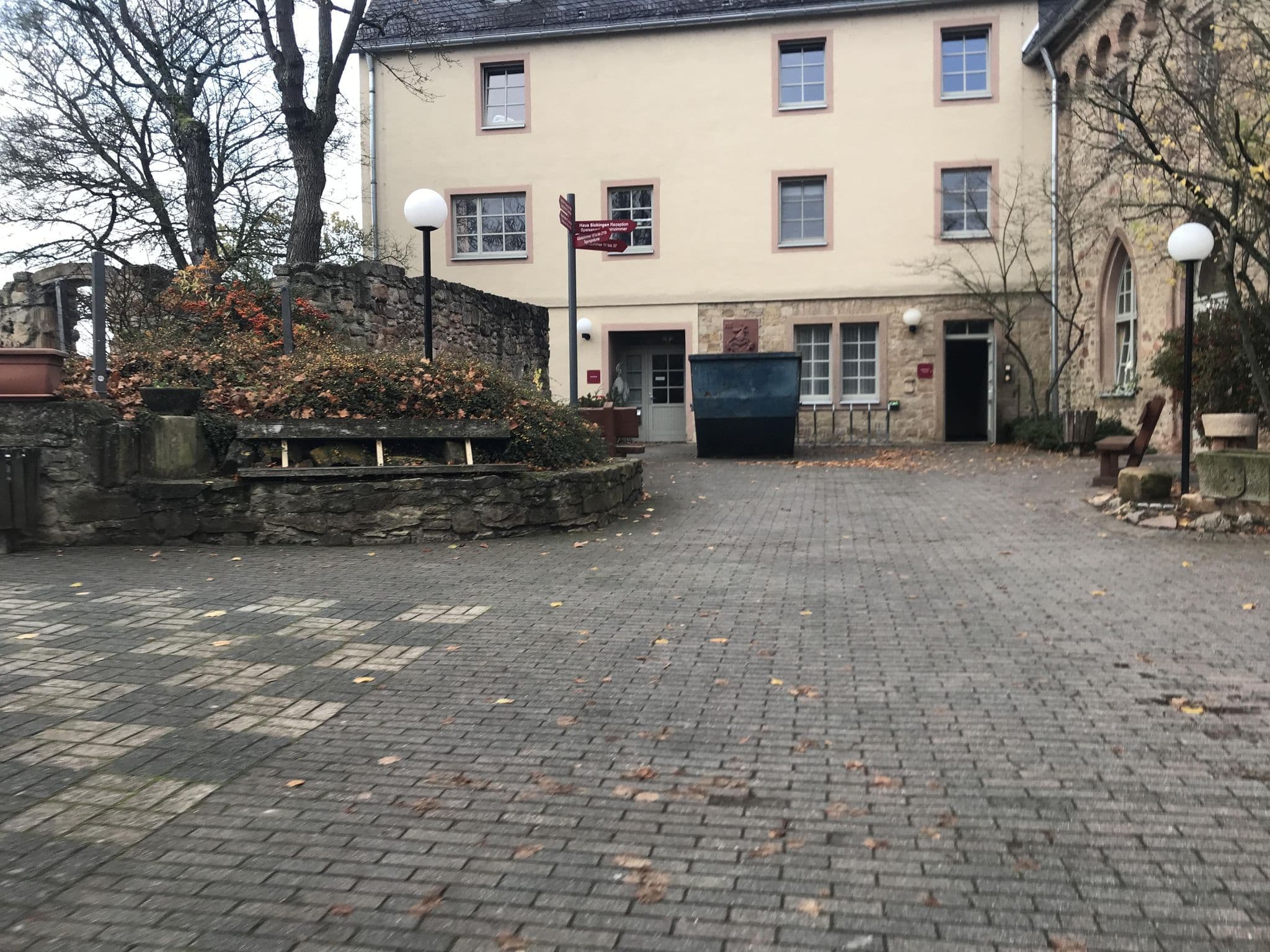 Street view near Ebernburg-Verein, Bad Münster am Stein-Ebernburg — © miguel_andrade (CC BY-SA · Mapillary)