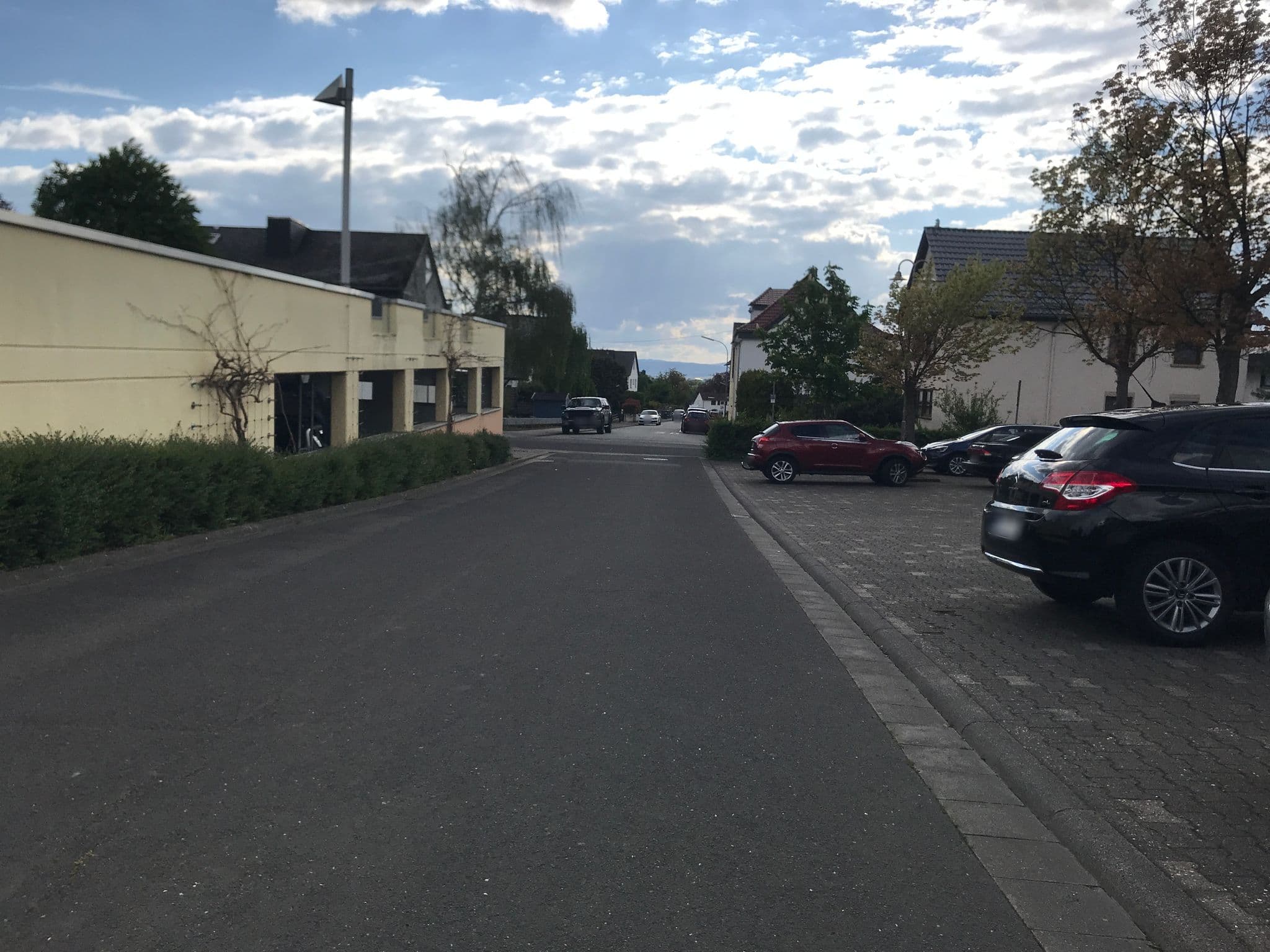 Street view near Weingut & Gästehaus Stritter, Ingelheim am Rhein — © miguel_andrade (CC BY-SA · Mapillary)