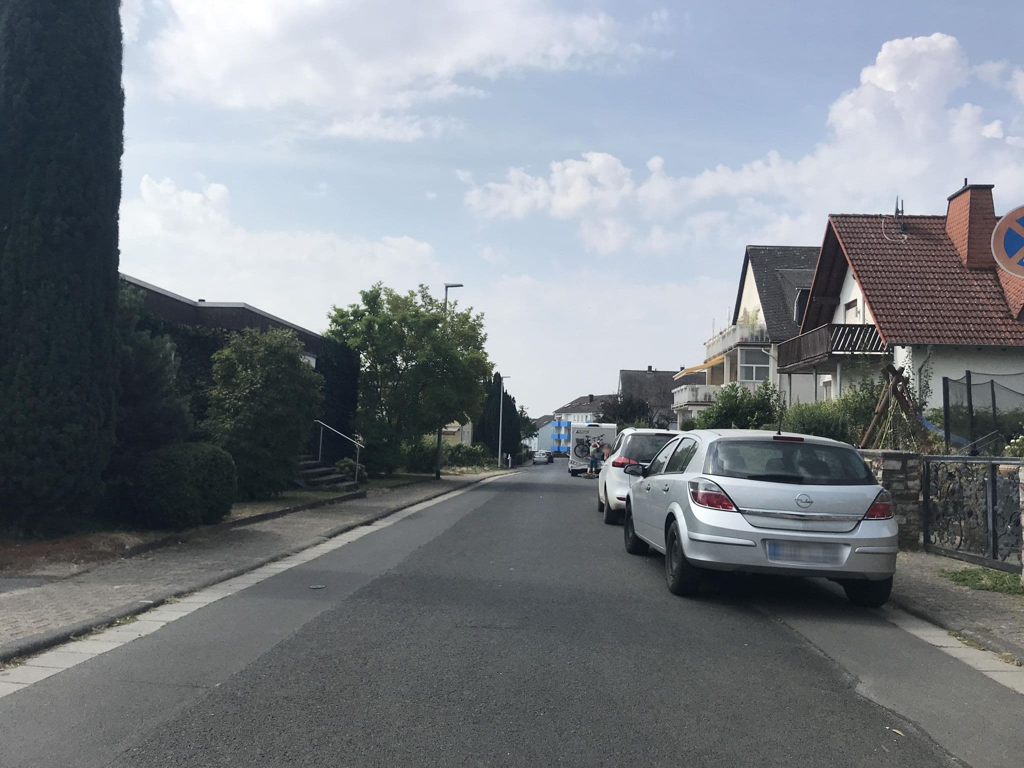 Street view near Ferienwohnung Weingut Leis, Nieder-Ingelheim — © miguel_andrade (CC BY-SA · Mapillary)