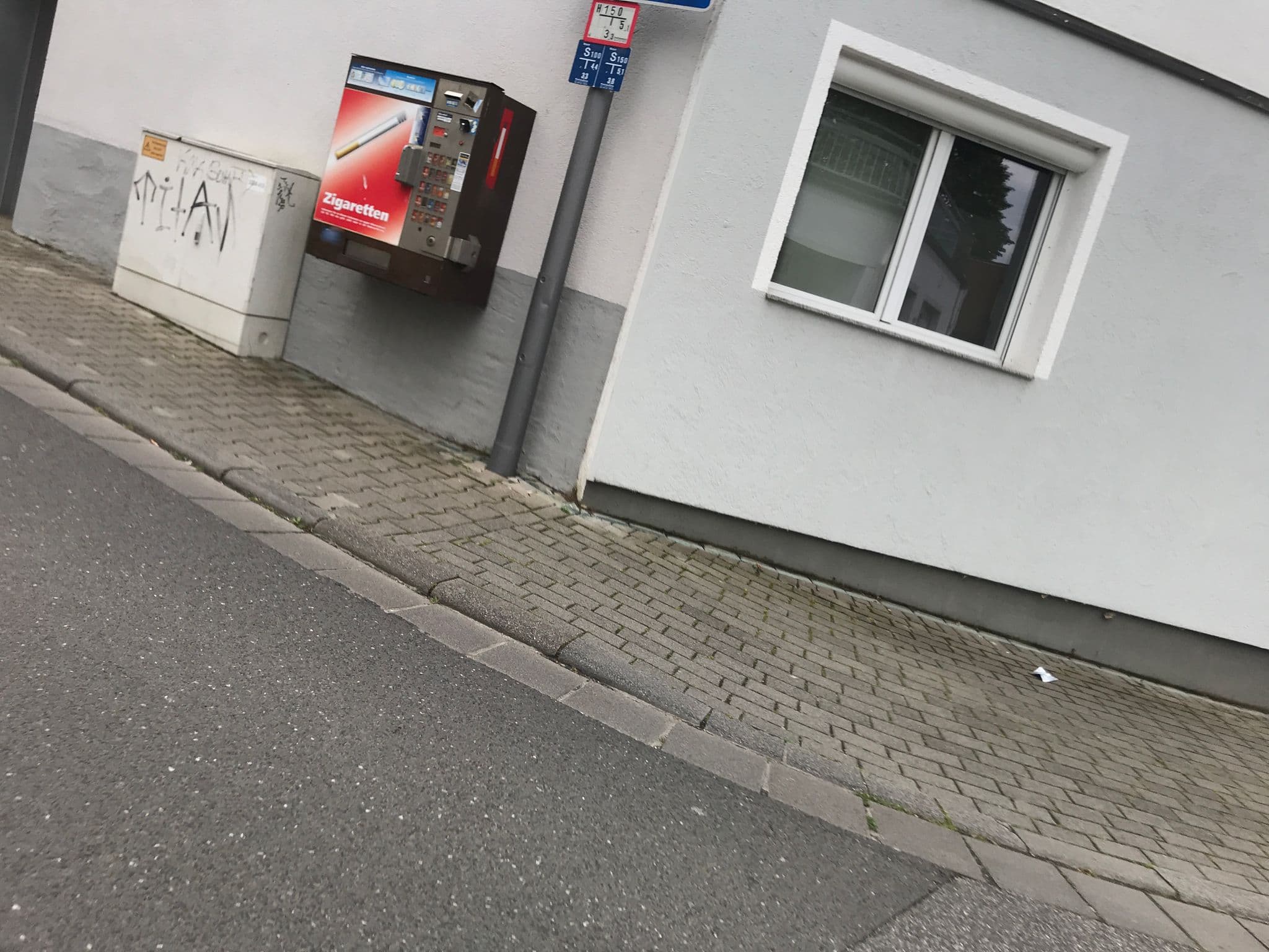 Street view near Gästehaus Michel, Nieder-Ingelheim — © miguel_andrade (CC BY-SA · Mapillary)