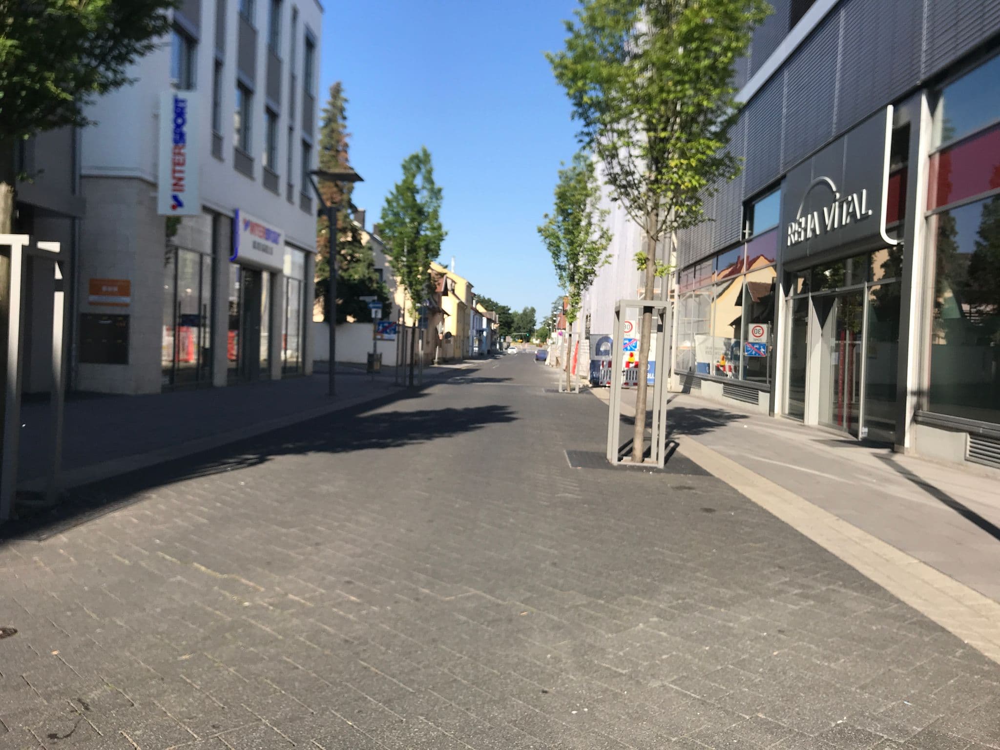 Street view near Hotel Erholung, Ingelheim am Rhein — © miguel_andrade (CC BY-SA · Mapillary)