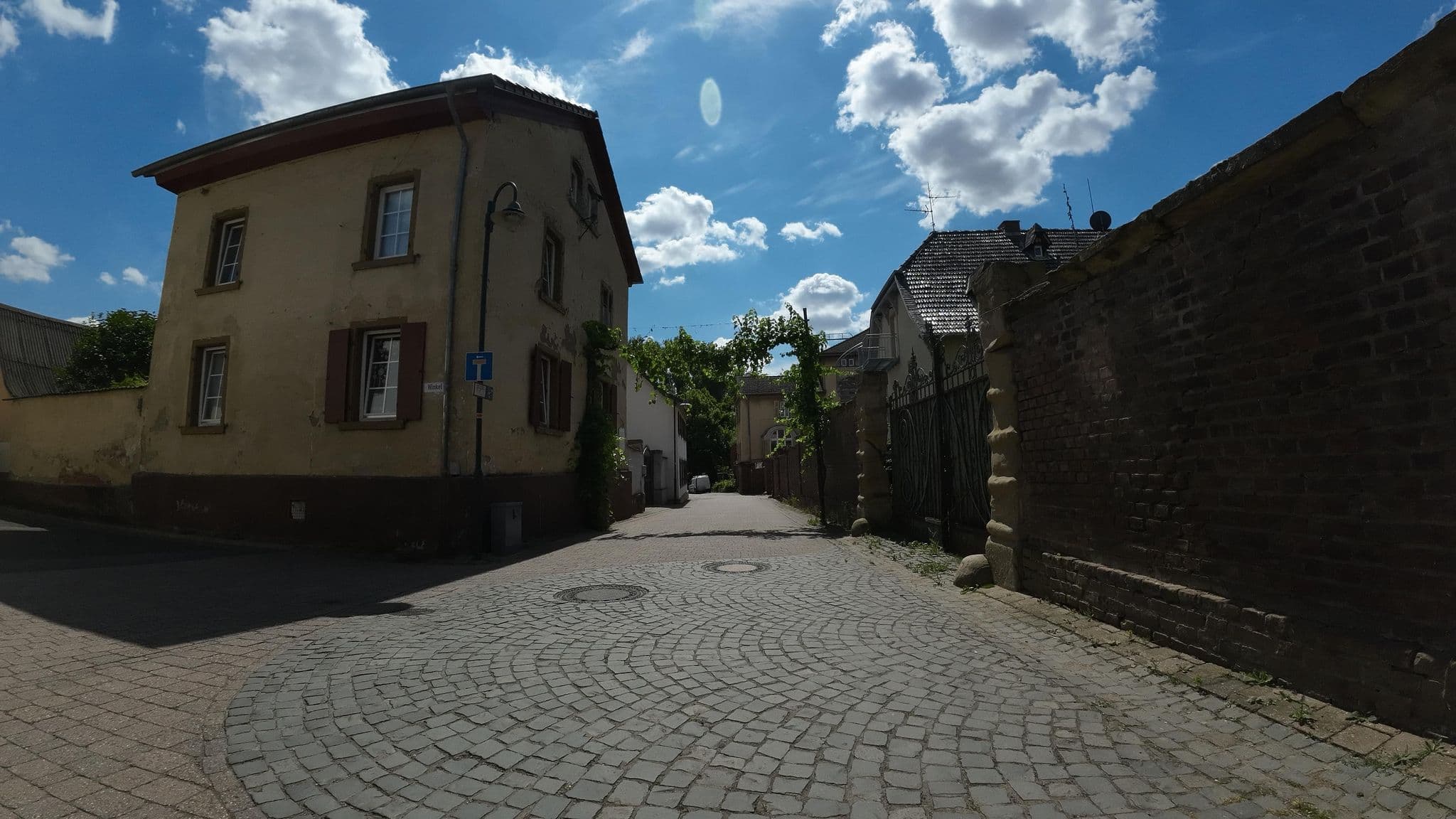 Street view near Plettenberg Graf von, Bretzenheim — © teddy73 (CC BY-SA · Mapillary)