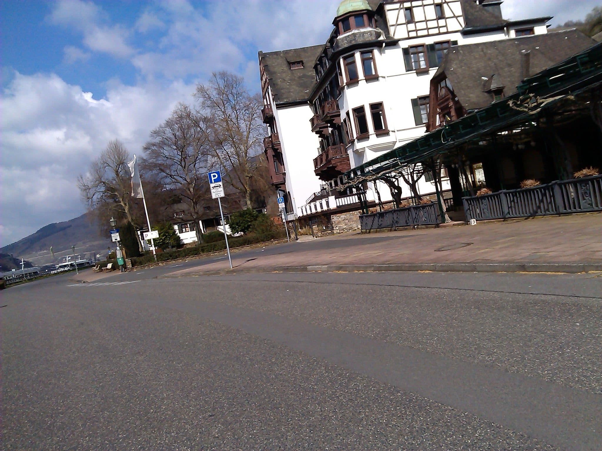 Street view near Krone Assmannhausen, Aulhausen — © changchun1 (CC BY-SA · Mapillary)