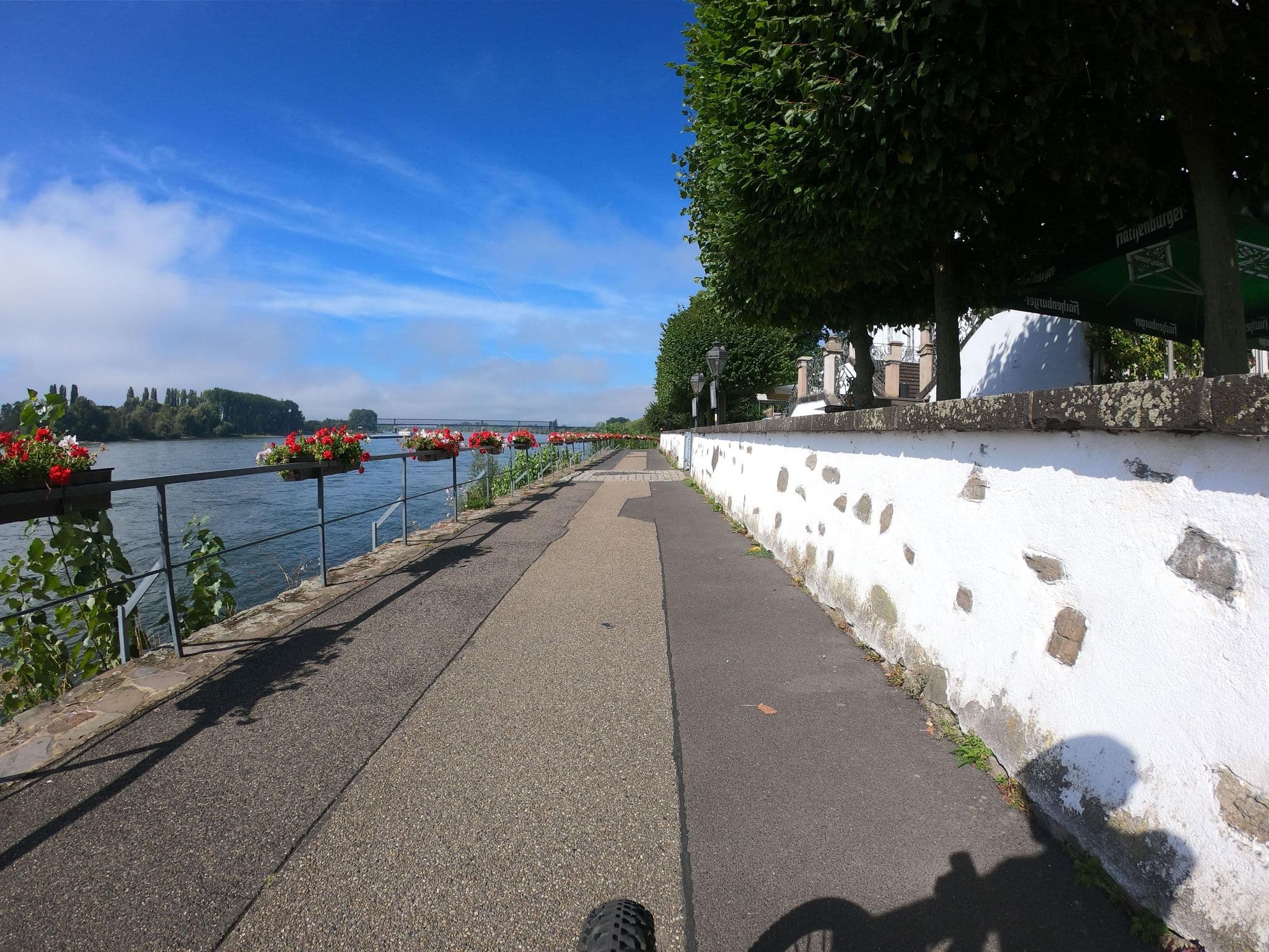 Street view near Schloß Engers, Kaltenengers — © bernd1960 (CC BY-SA · Mapillary)