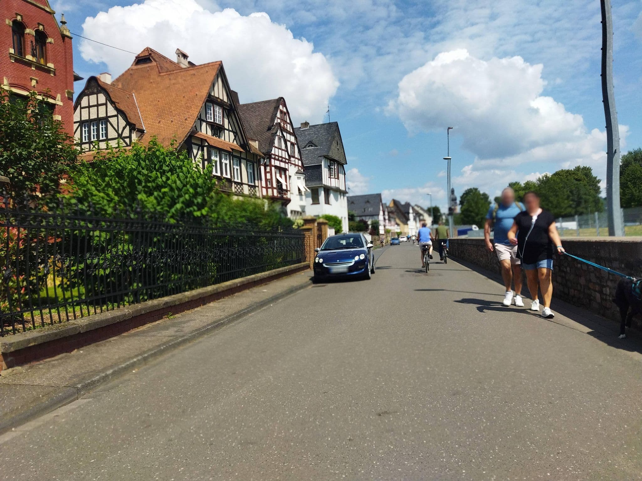 Street view near Ferienwohnung Villa-Koblenz, Urbar — © changchun1 (CC BY-SA · Mapillary)
