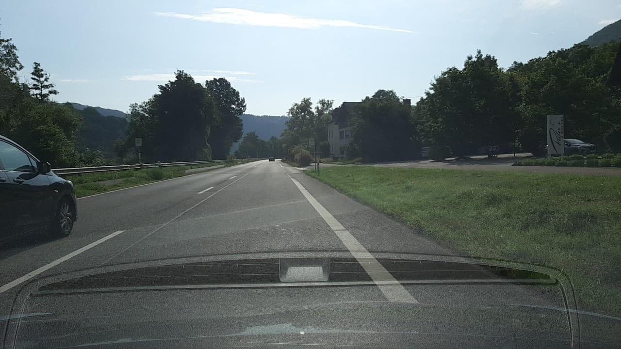 Street view near Moselhotel Pfeifer, Löf — © Lowiekse (CC BY-SA · Mapillary)