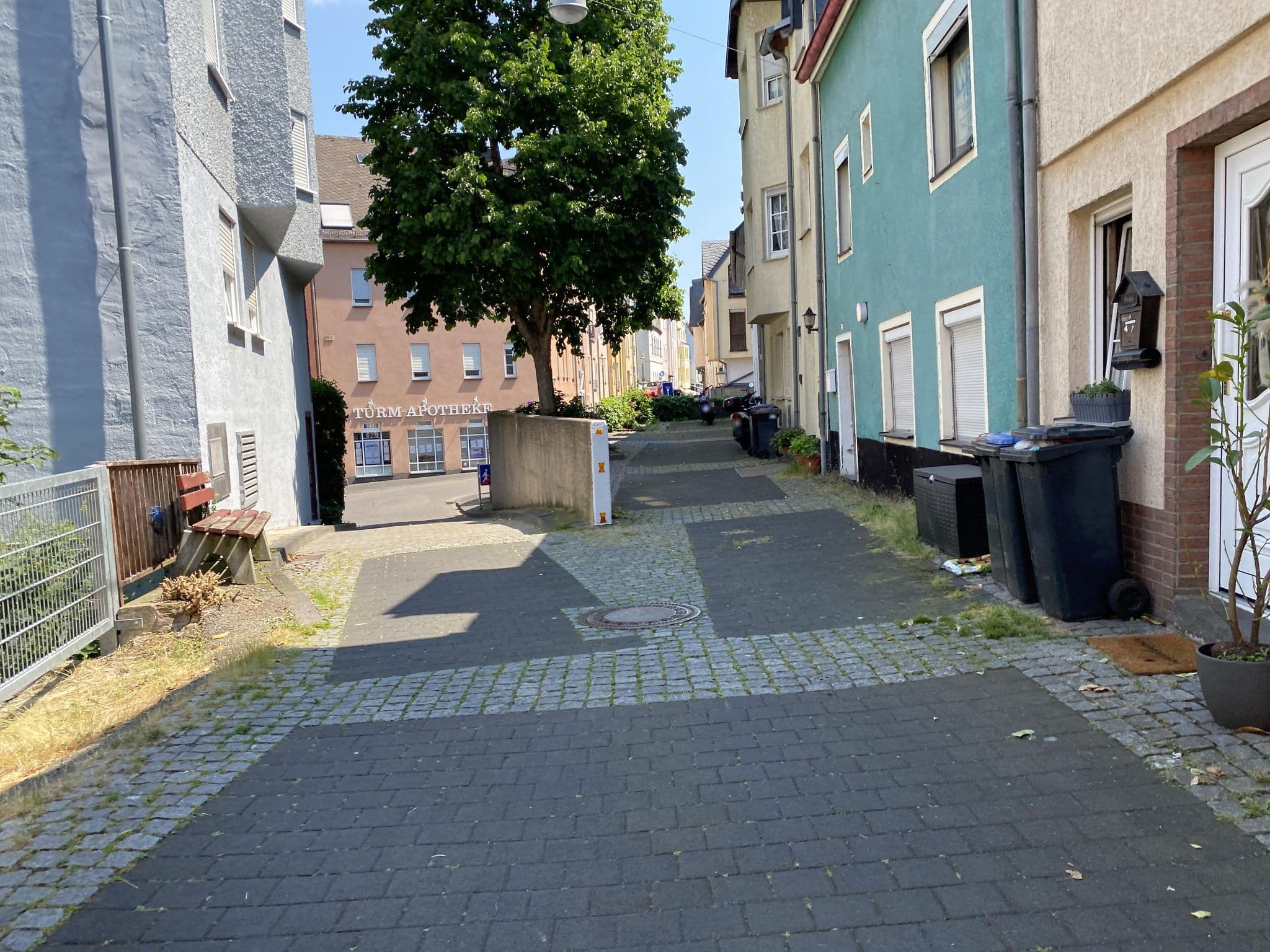 Street view near Hotel-Restaurant Fischer, Andernach — © troher15 (CC BY-SA · Mapillary)