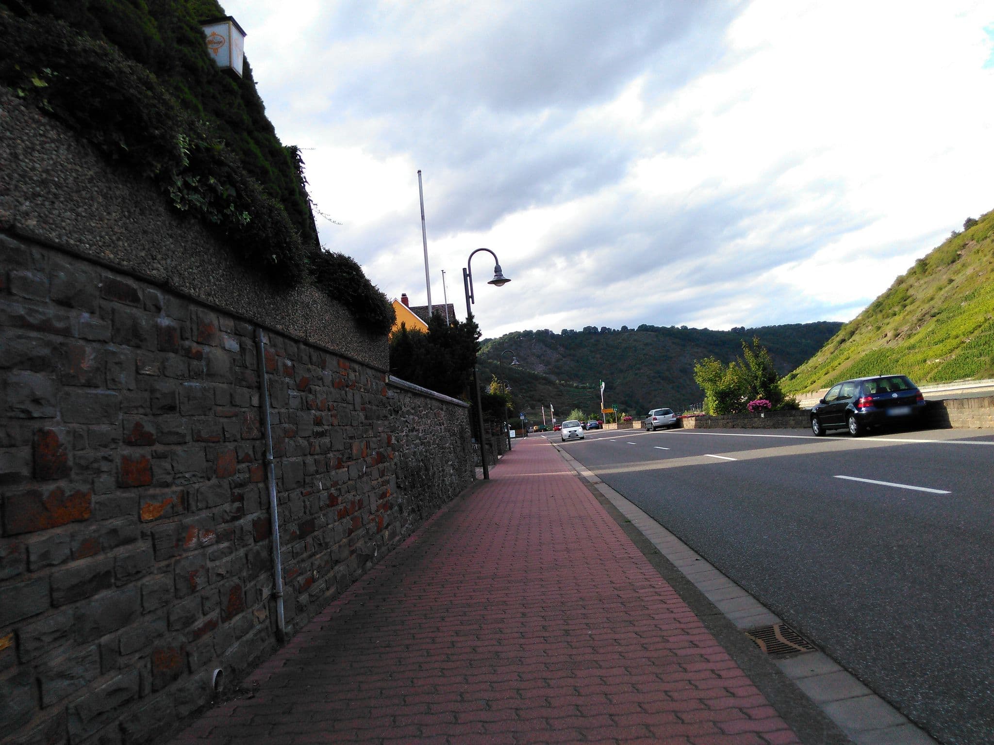 Street view near Gasthaus Schöne Aussicht, Oberfell — © serj_nickel (CC BY-SA · Mapillary)
