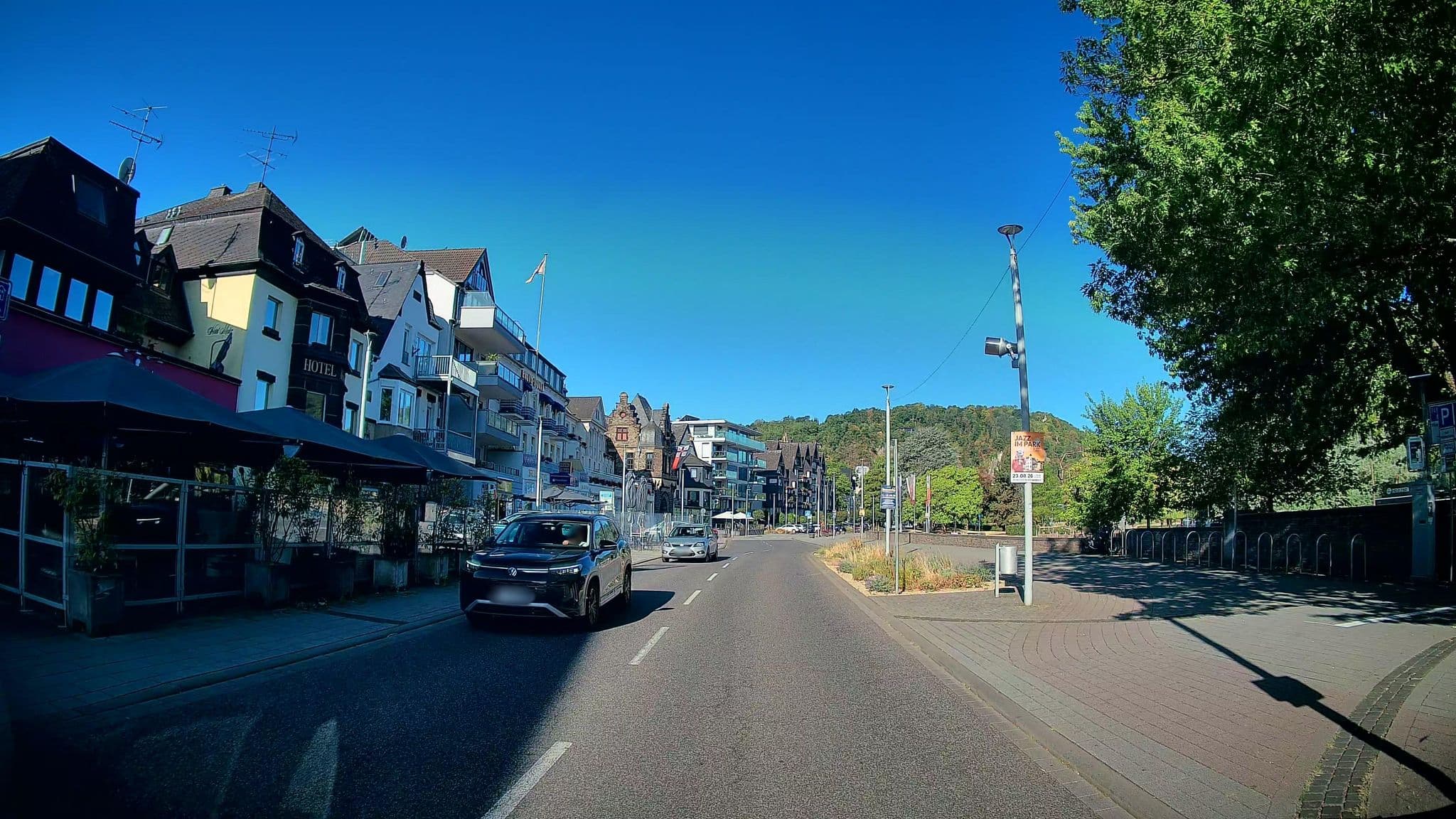 Street view near Hotel Meder, Andernach — © kalcaaro (CC BY-SA · Mapillary)