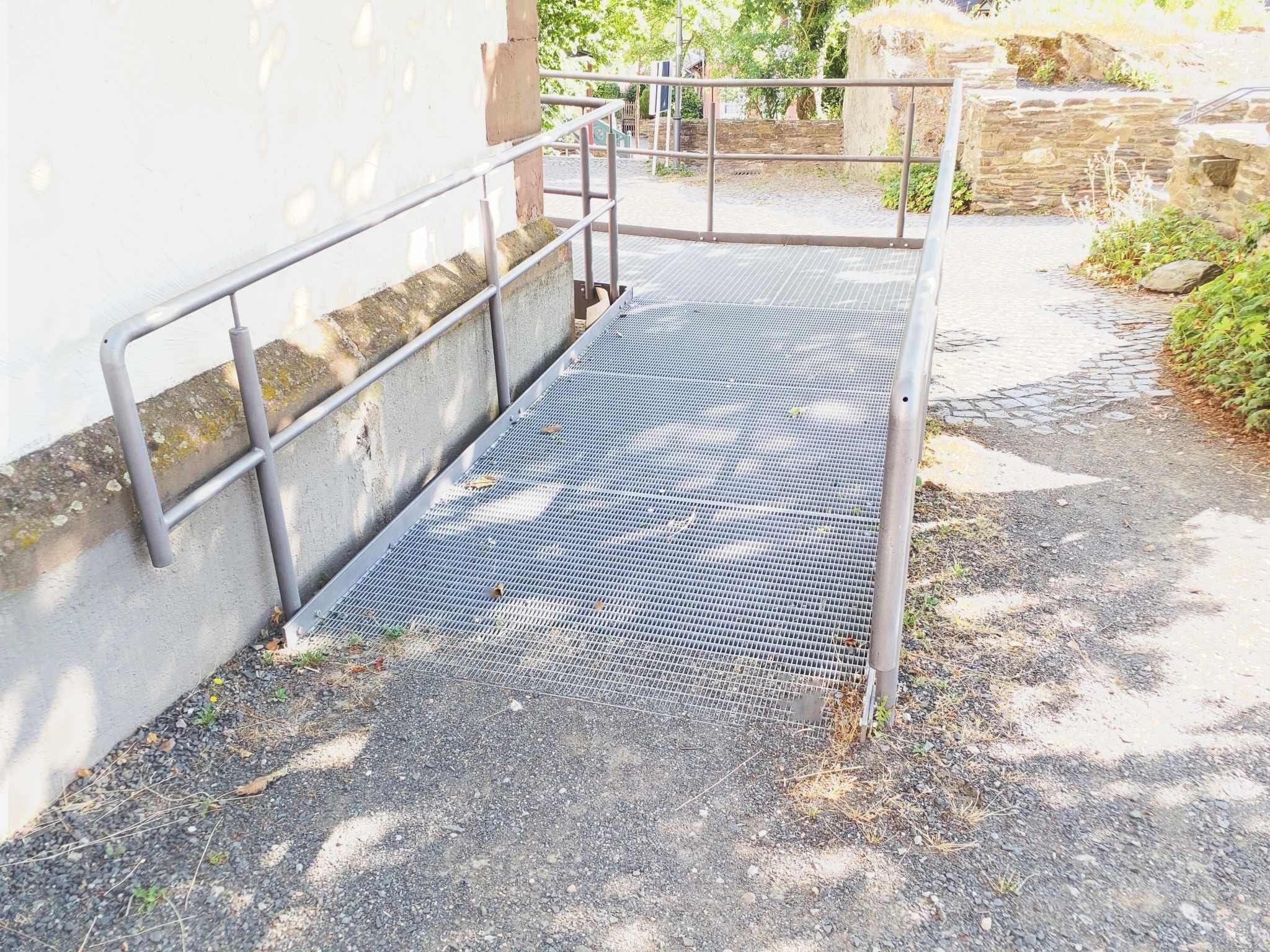 Street view near zimmer 8 und 9, Kastellaun — © Vosgivince (CC BY-SA · Mapillary)