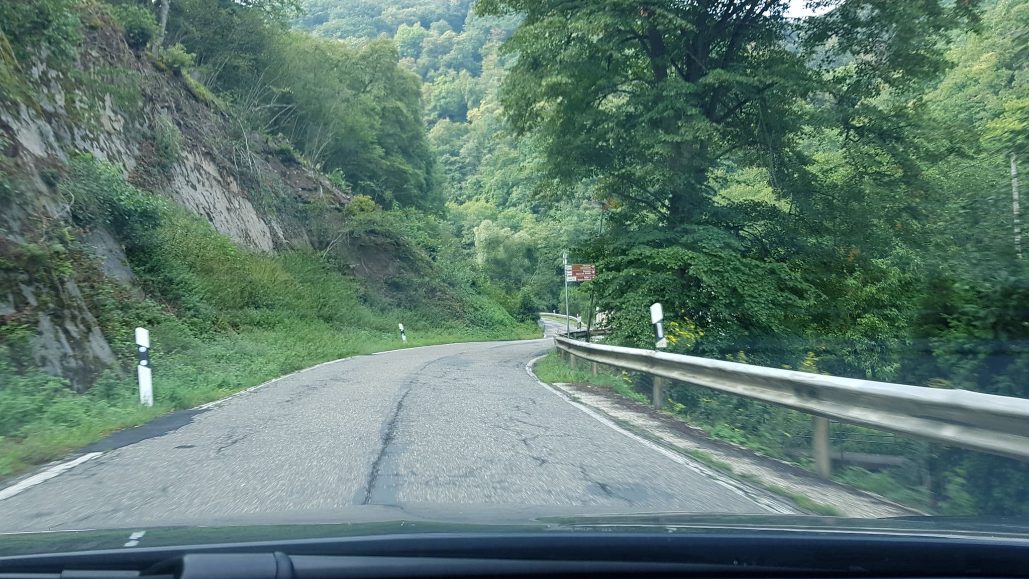 Street view near Haus am Walde, Brodenbach, Löf — © Lowiekse (CC BY-SA · Mapillary)