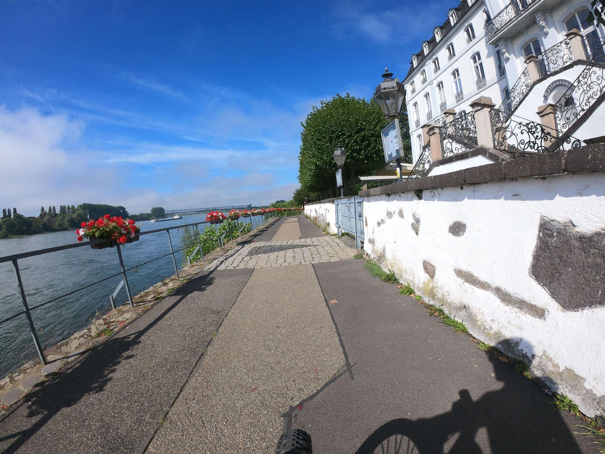 Street view near Residenz Schloss Engers, Kaltenengers — © bernd1960 (CC BY-SA · Mapillary)
