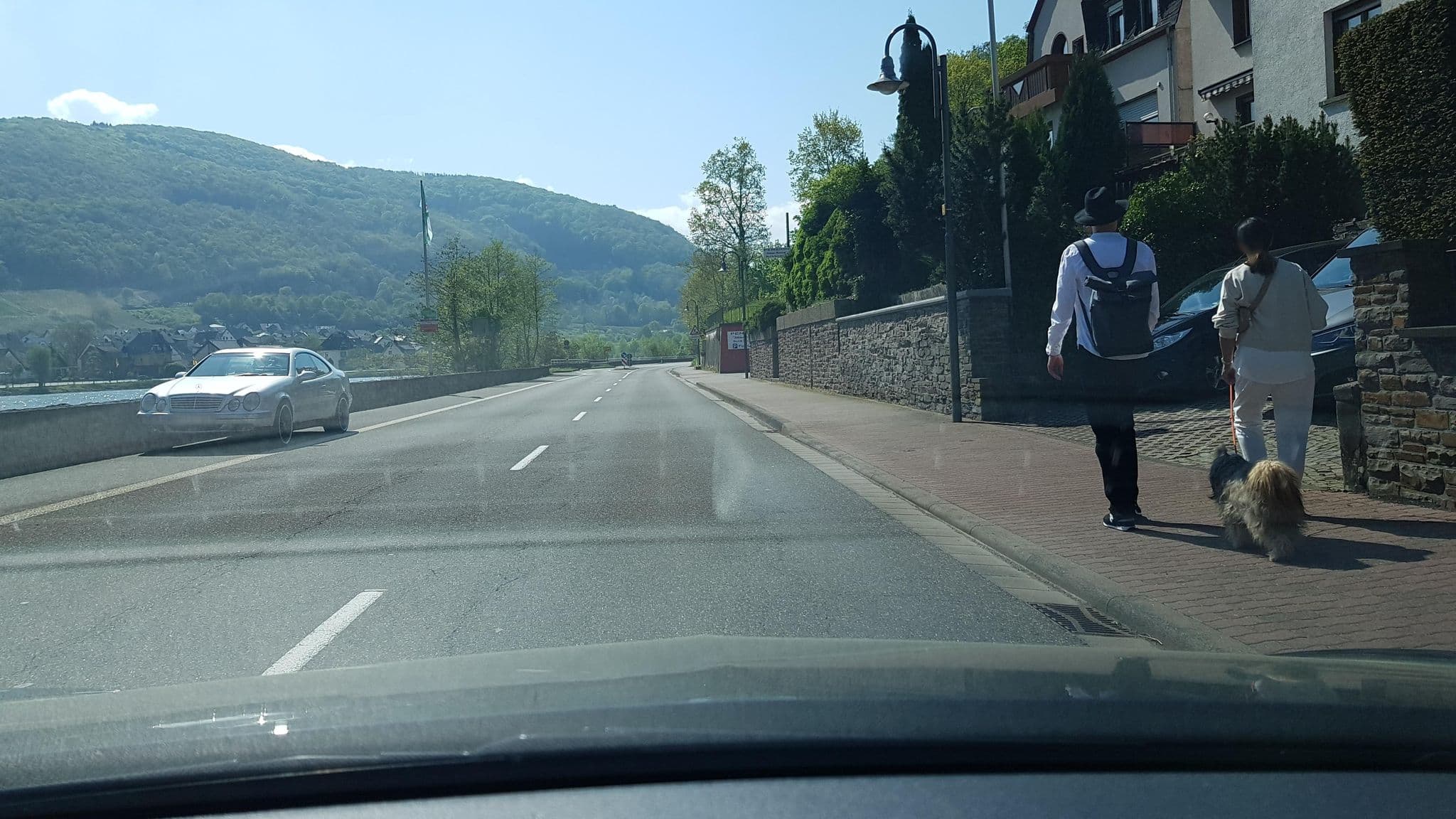 Street view near Gästehaus Burgberg, Weinhaus Fries, Oberfell — © Lowiekse (CC BY-SA · Mapillary)