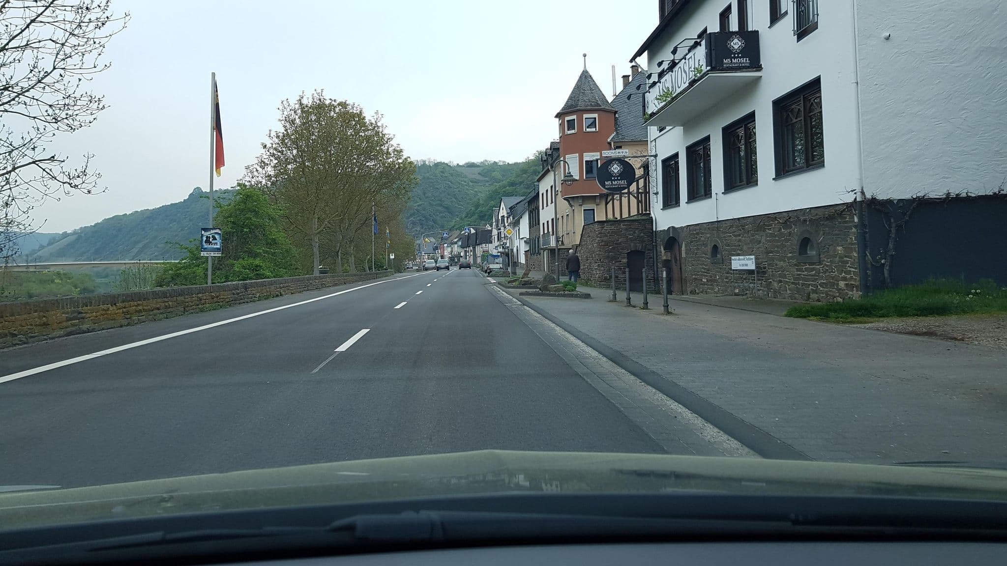 Street view near ms mosel, Niederfell — © Lowiekse (CC BY-SA · Mapillary)