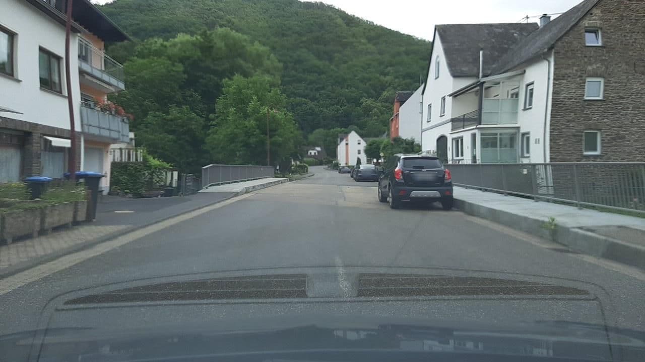 Street view near Ferienwohnung Bergblick /Moseltal, Löf — © Lowiekse (CC BY-SA · Mapillary)