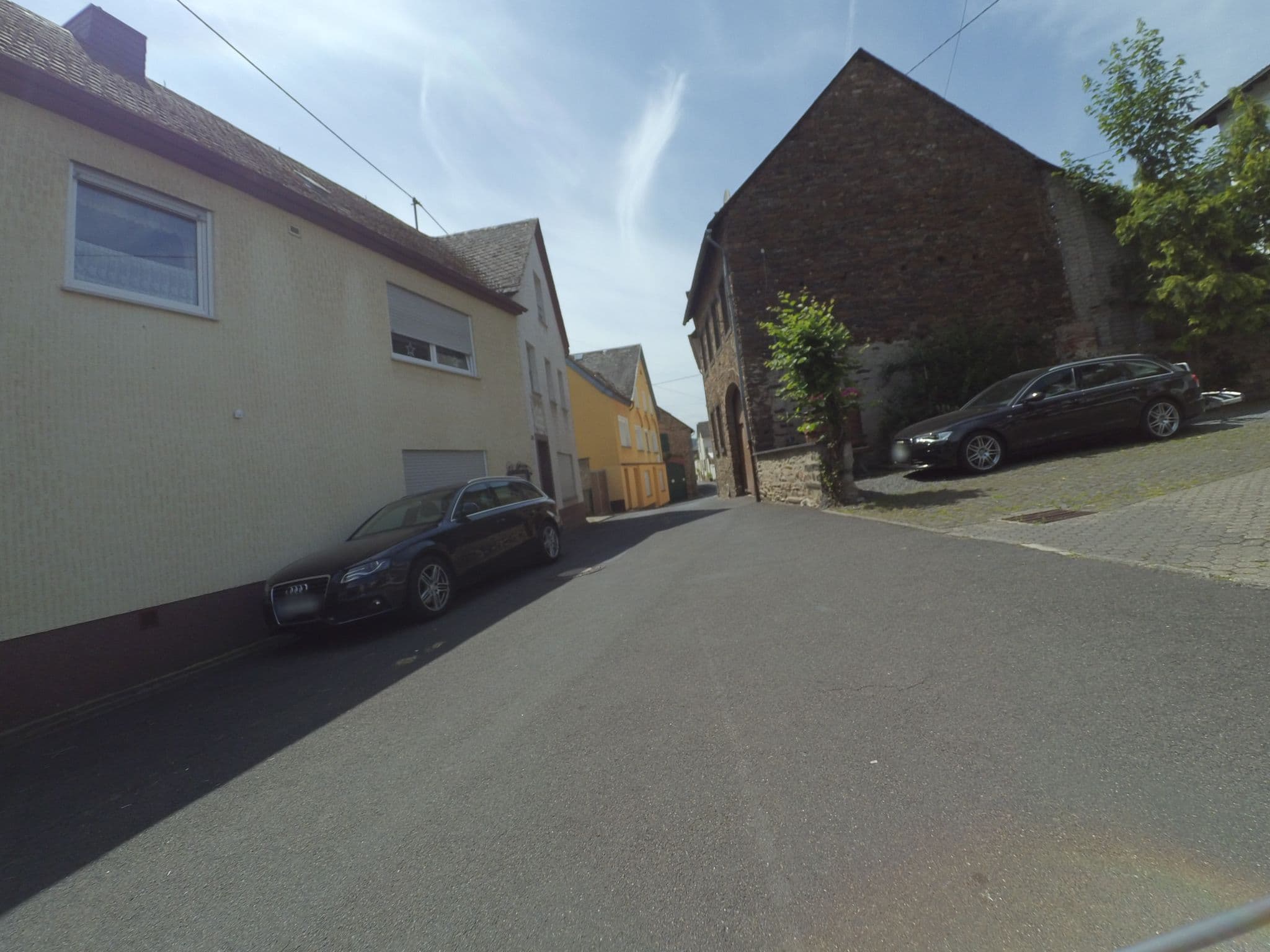 Street view near Hotel Sonnenhof, Treis-Karden — © peewee32 (CC BY-SA · Mapillary)