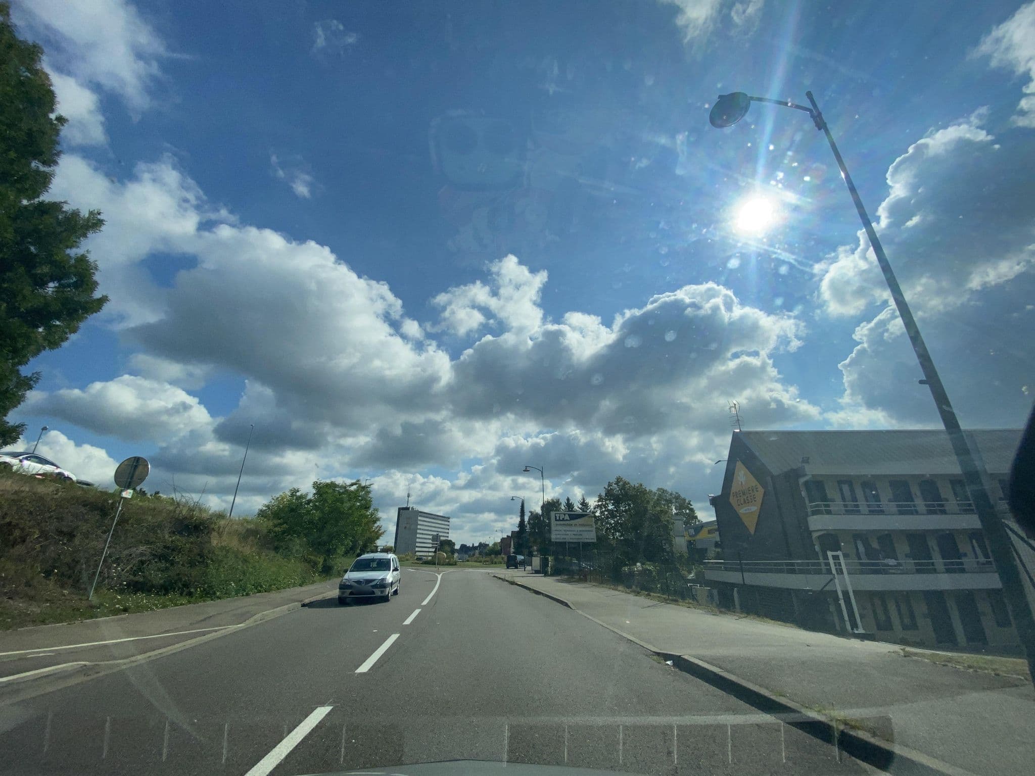 Street view near Hôtel Première Classe, Freyming-Merlebach — © petit_jaune (CC BY-SA · Mapillary)
