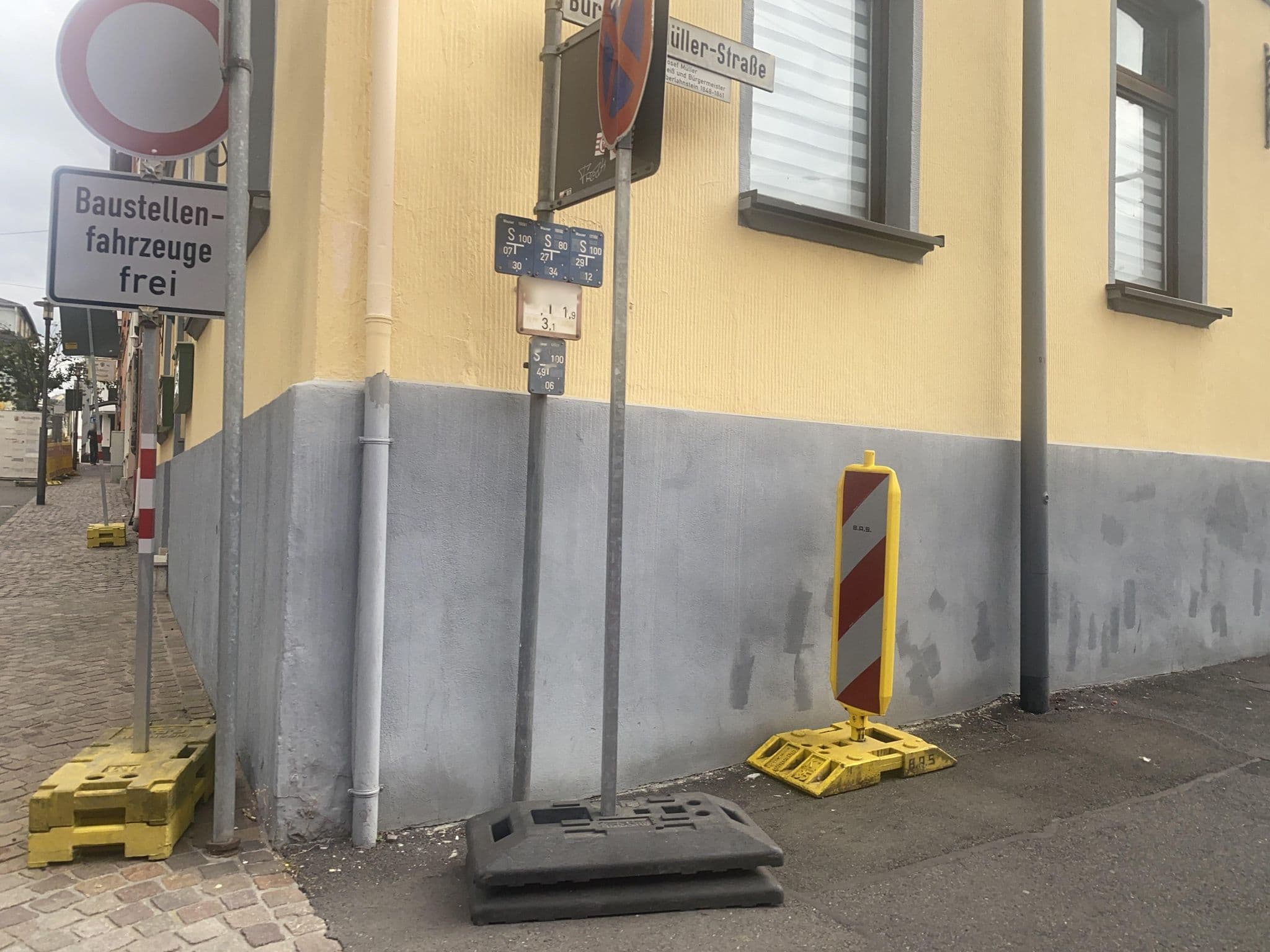 Street view near zum roten Ochsen, Lahnstein — © troher15 (CC BY-SA · Mapillary)