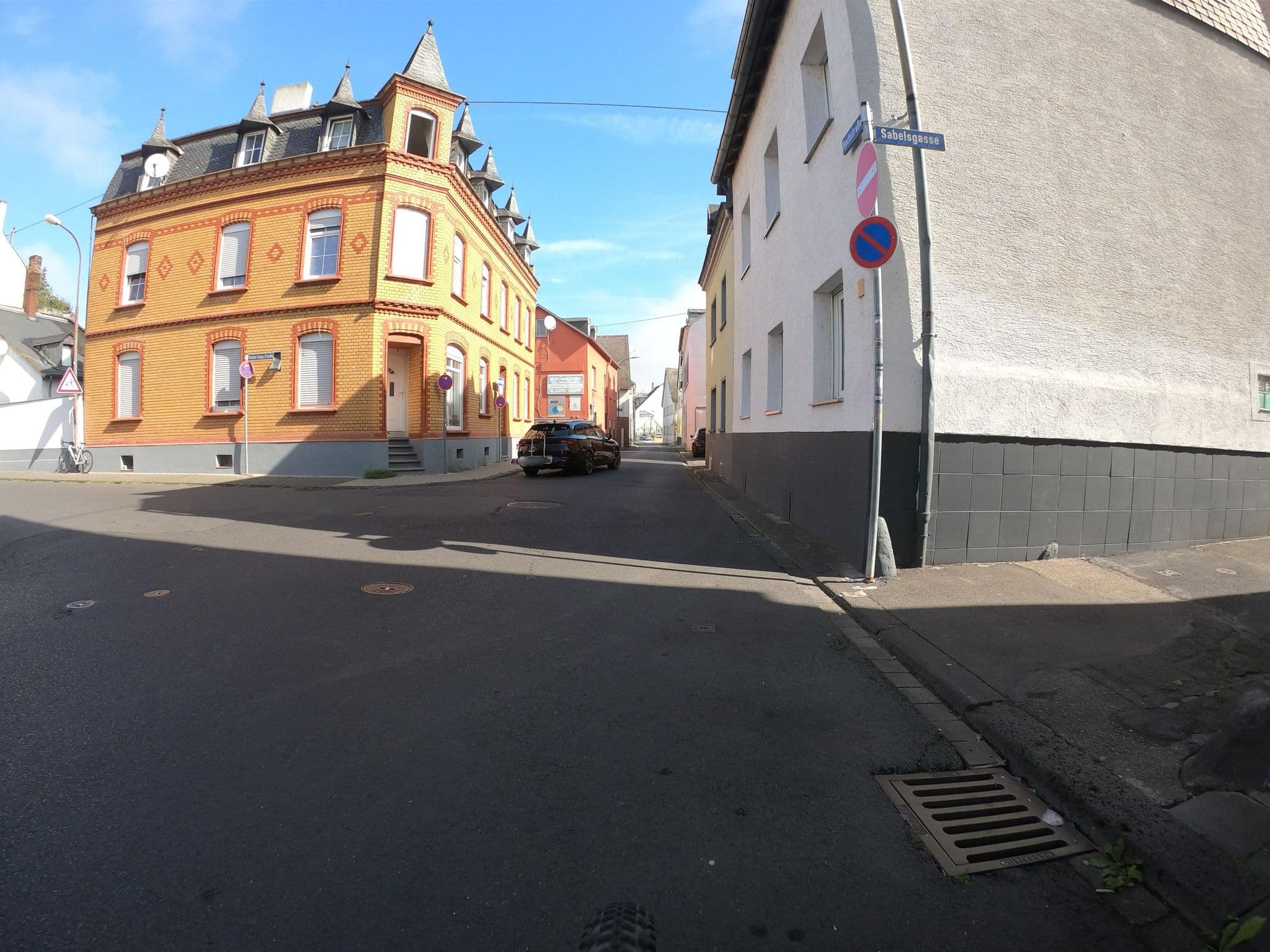 Street view near Haus des Handwerkers, Urbar — © bernd1960 (CC BY-SA · Mapillary)