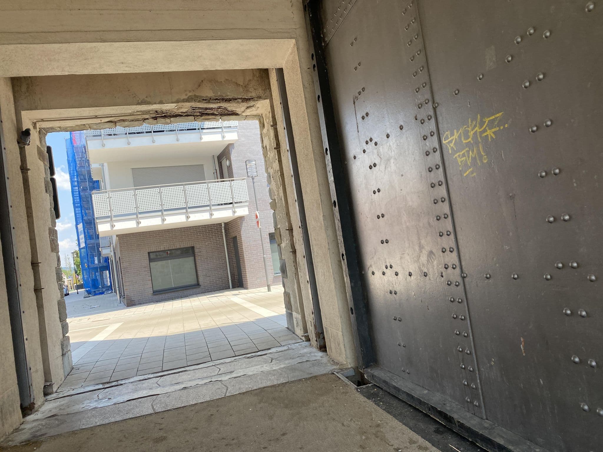 Street view near Sagaland Rhein Hotel, Weißenthurm — © troher15 (CC BY-SA · Mapillary)