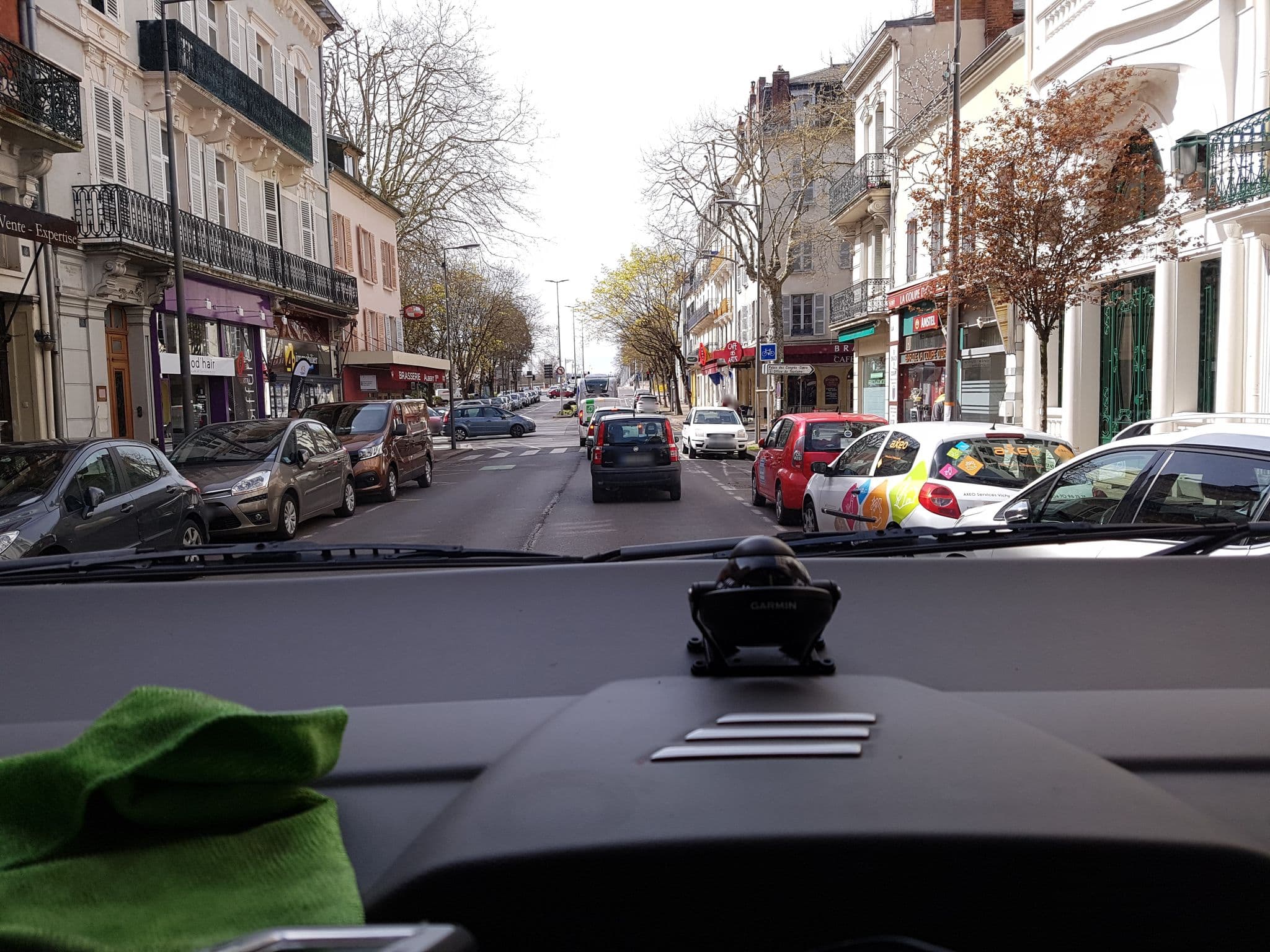 Street view near Hôtel de Grignan, Vichy — © bernardvoyageur (CC BY-SA · Mapillary)
