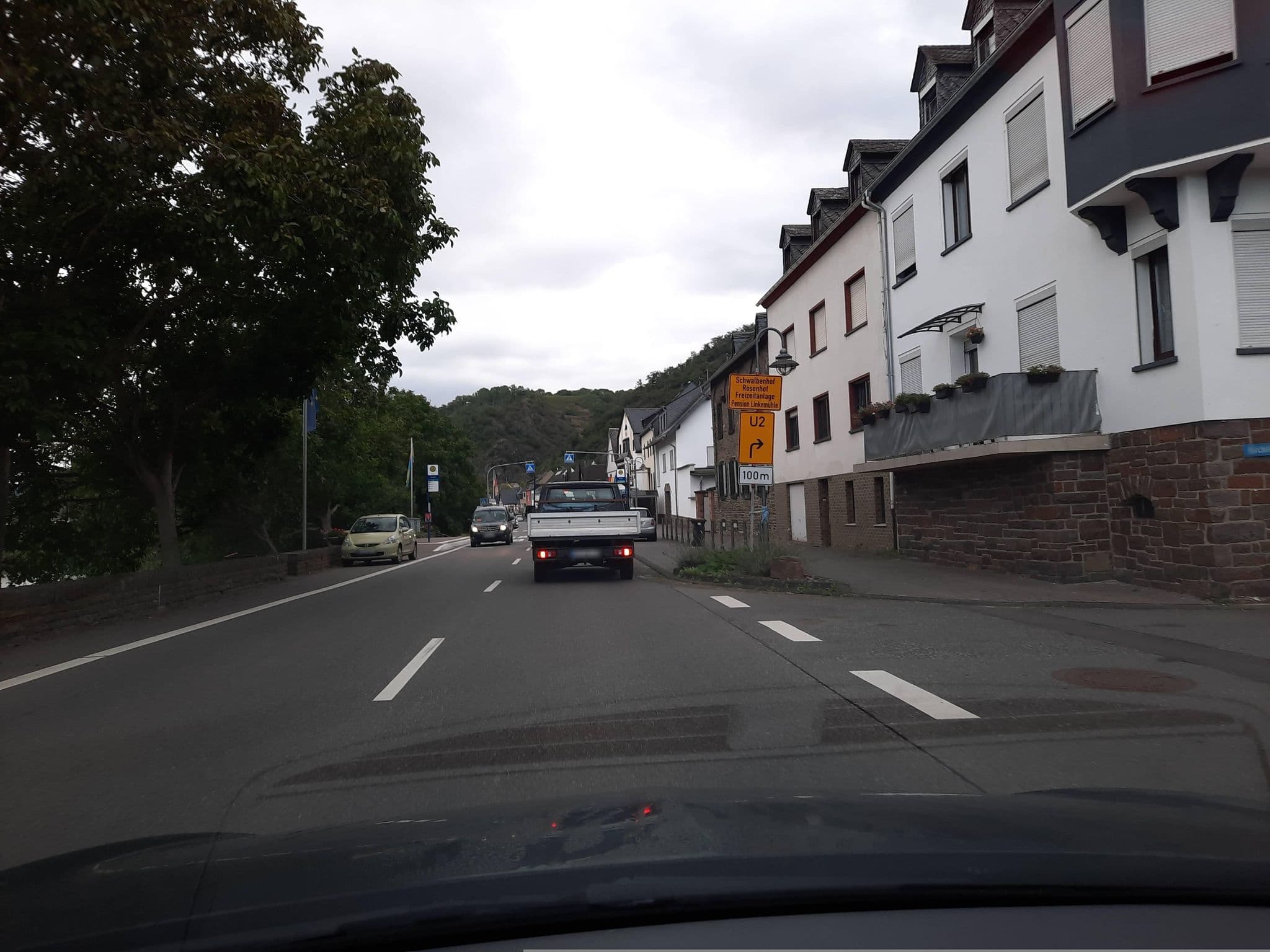 Street view near Kastanienhof Hotel, Niederfell — © Lowiekse (CC BY-SA · Mapillary)