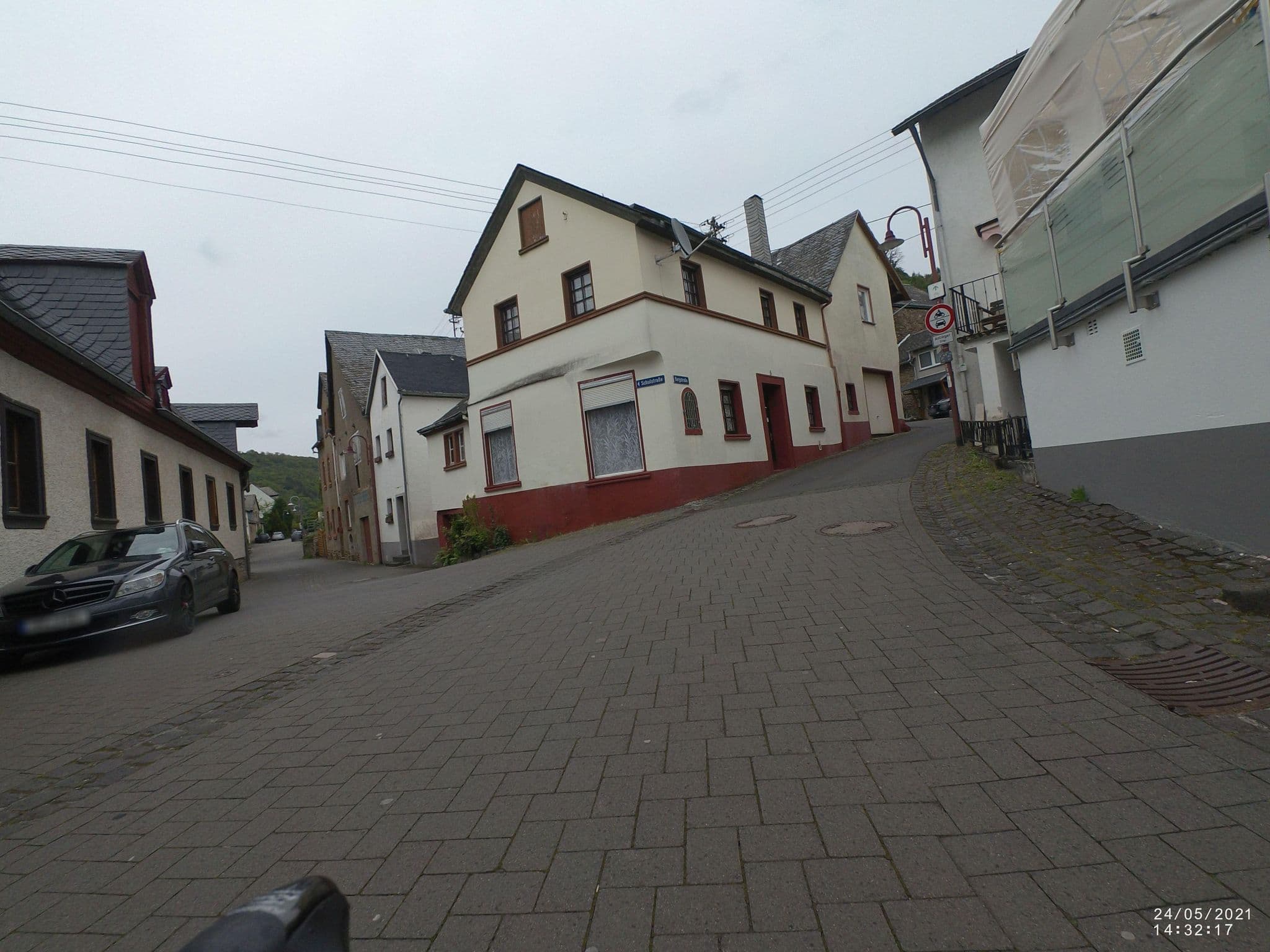 Street view near Zehnthof garni, Löf — © VIA_CH (CC BY-SA · Mapillary)